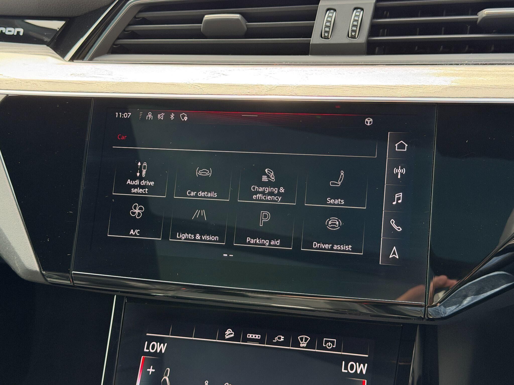 Audi e-tron e-tron Gallery Image