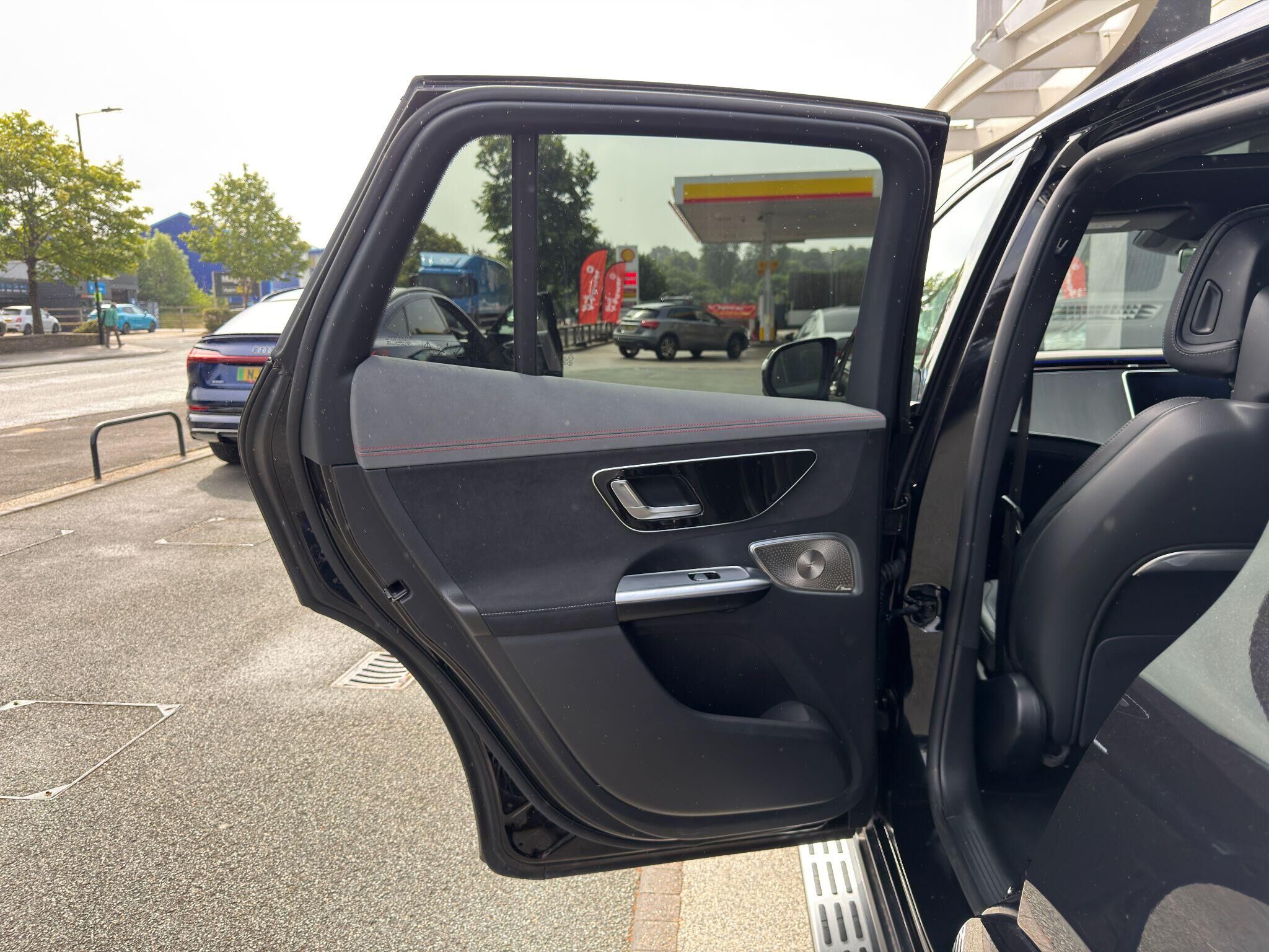 Mercedes-Benz EQE EQE Gallery Image