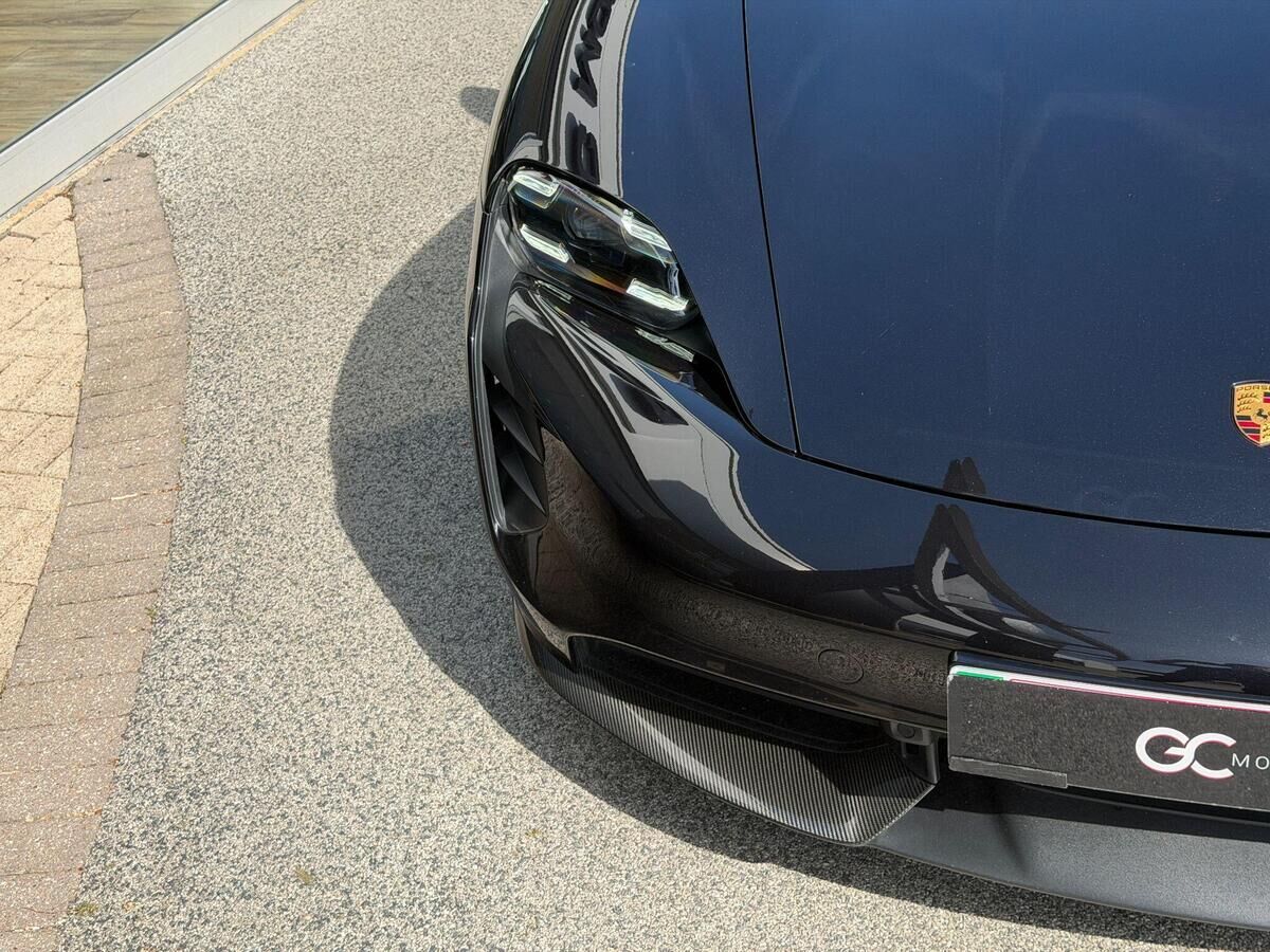 Porsche Taycan Taycan Gallery Image