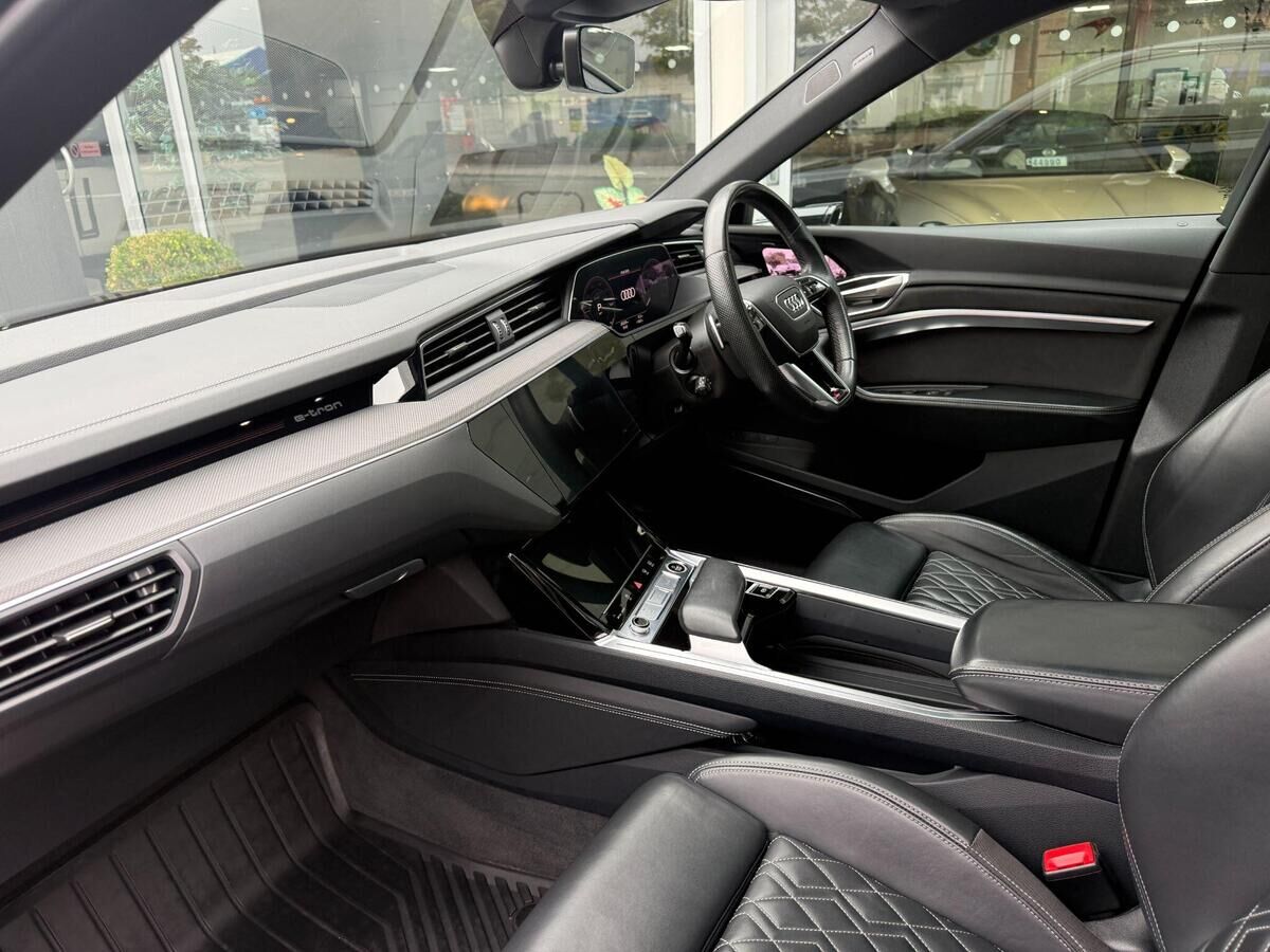 Audi Q8 e-tron Q8 e-tron Gallery Image