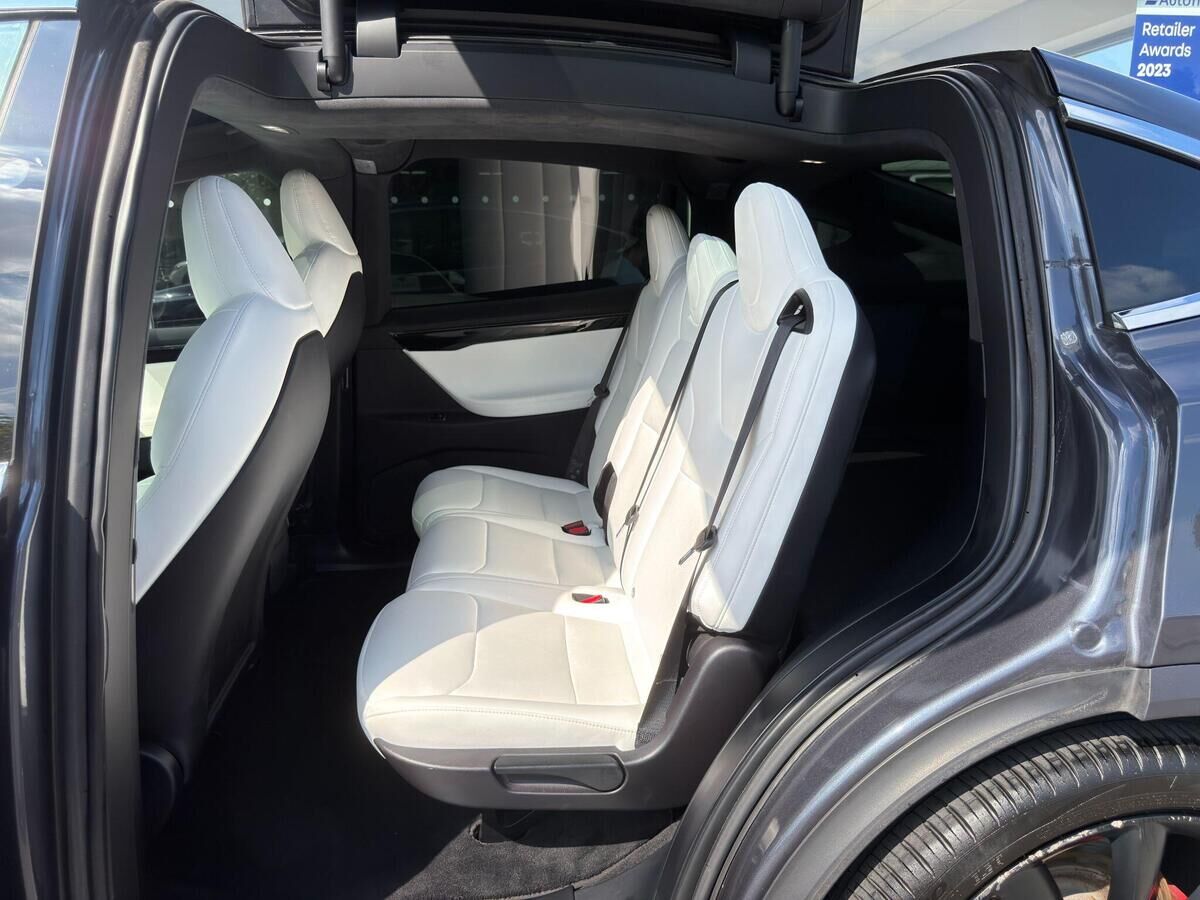 Tesla Model X Model X Gallery Image