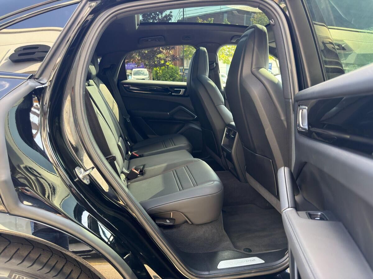 Porsche Cayenne Cayenne Gallery Image