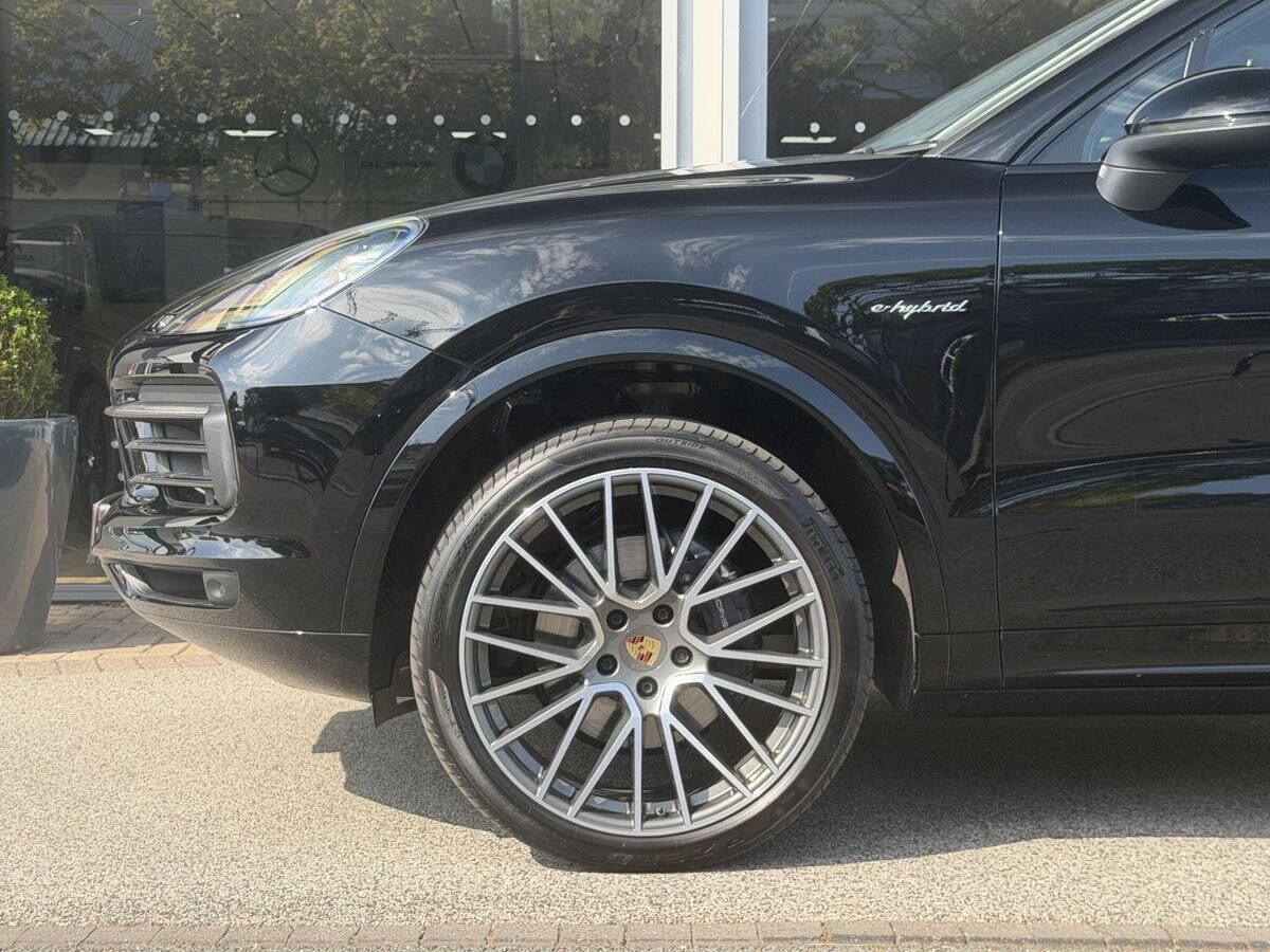 Porsche Cayenne Cayenne Gallery Image