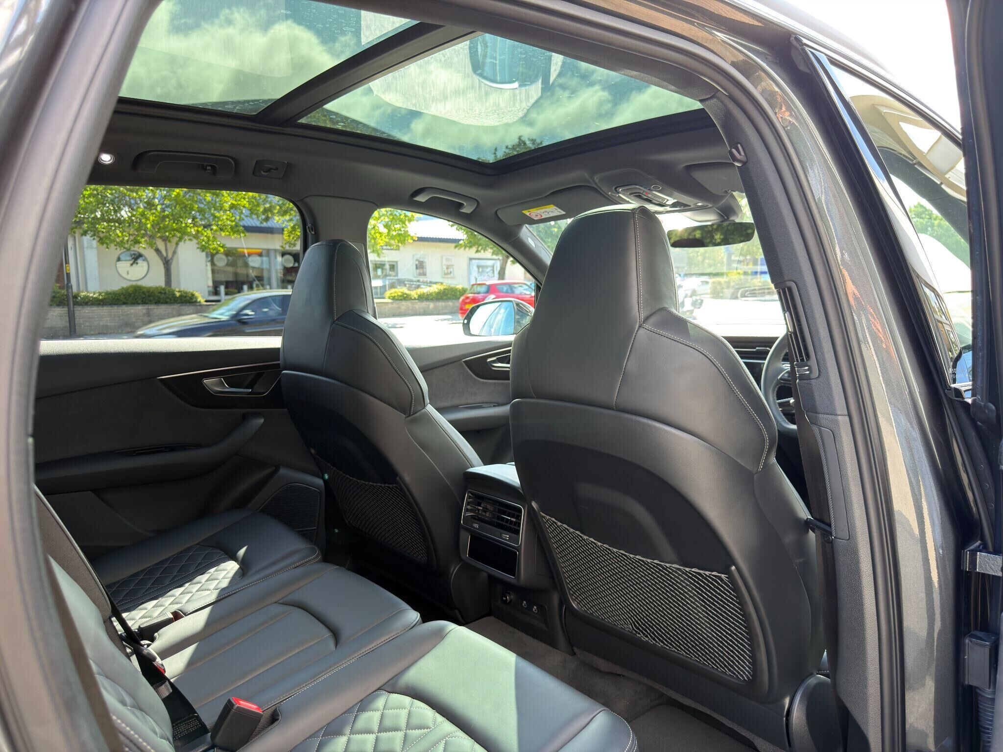 Audi SQ7 SQ7 Gallery Image