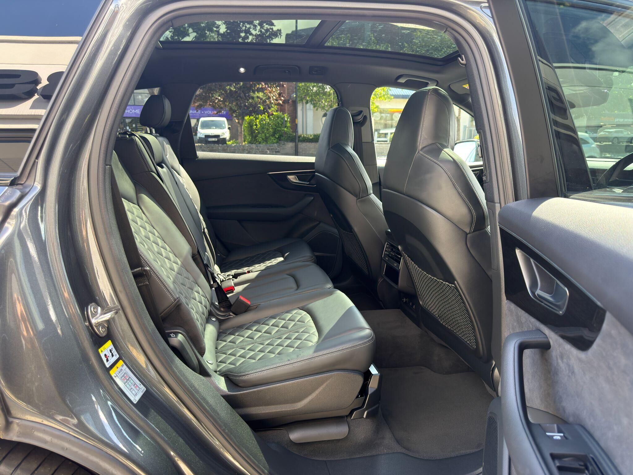 Audi SQ7 SQ7 Gallery Image