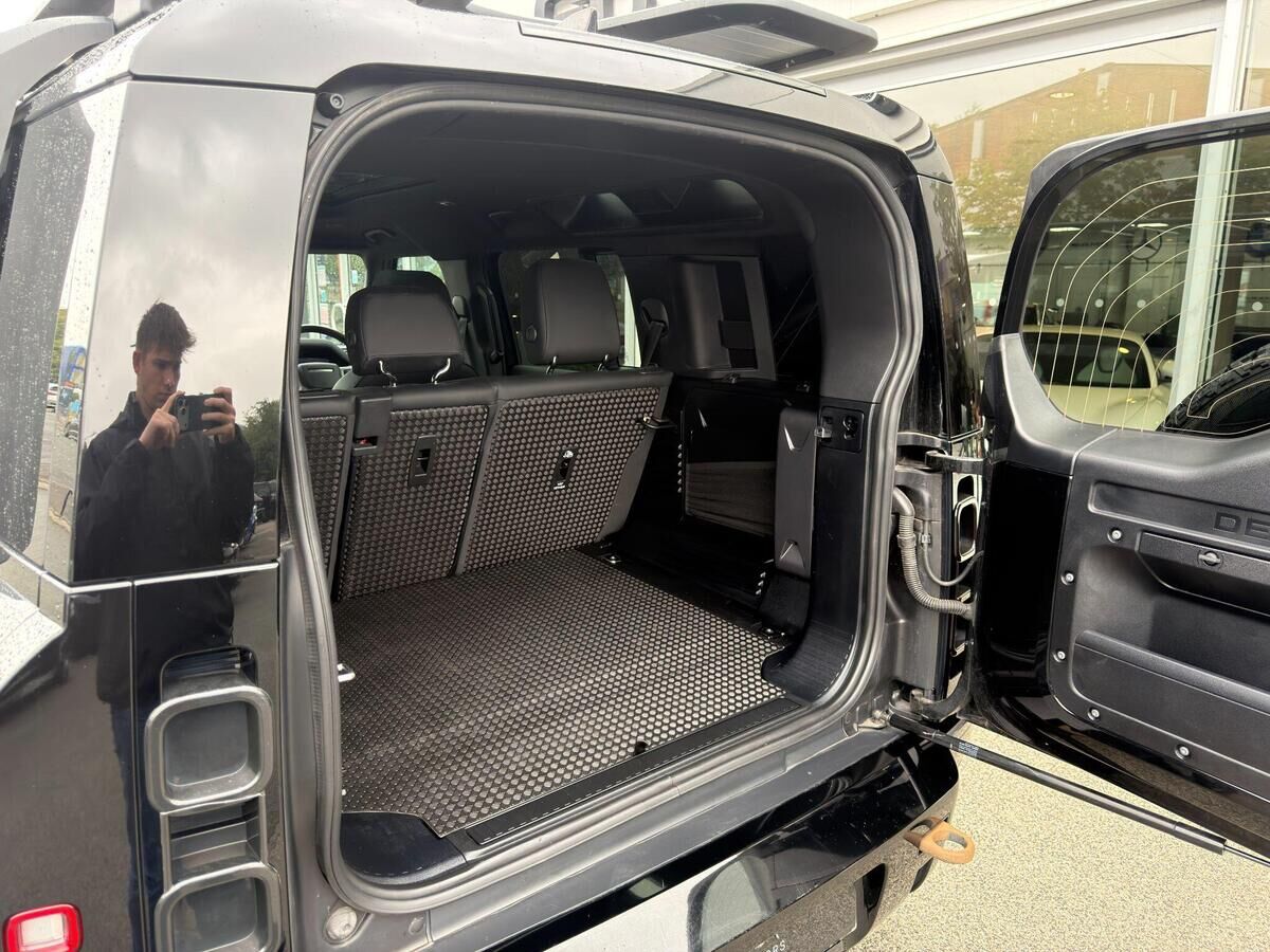 Land Rover Defender 110 Defender 110 Gallery Image