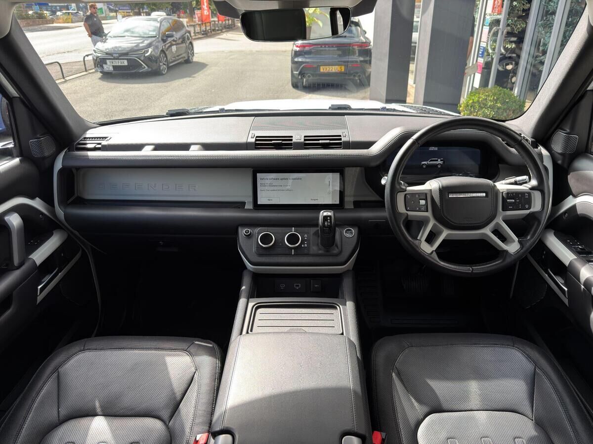 Land Rover Defender 110 Defender 110 Gallery Image