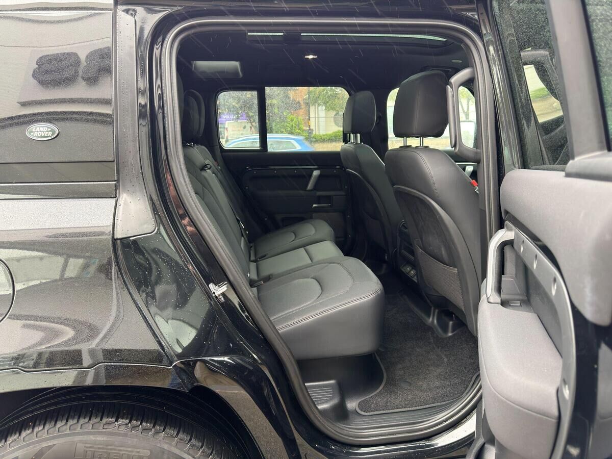 Land Rover Defender 110 Defender 110 Gallery Image