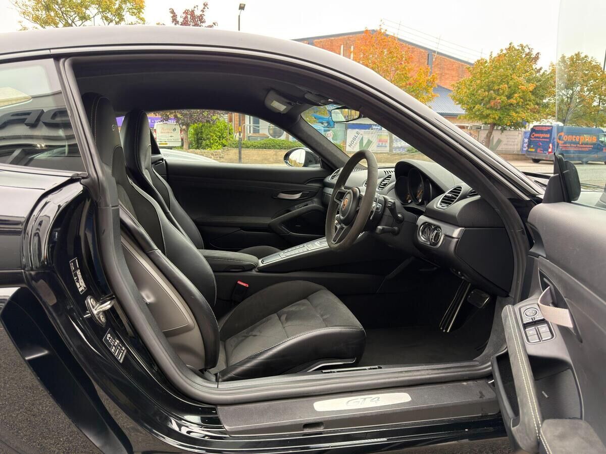 Porsche 718 Cayman 718 Cayman Gallery Image