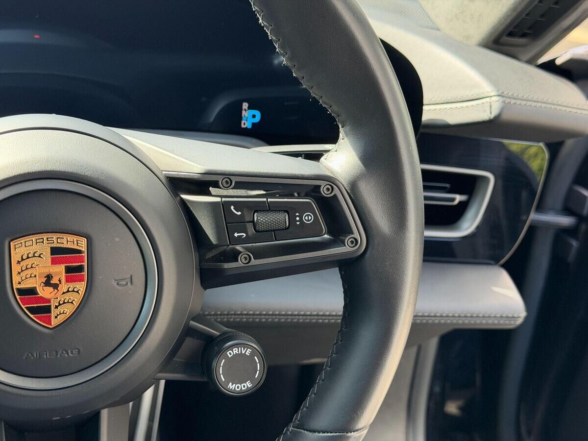 Porsche Taycan Taycan Gallery Image