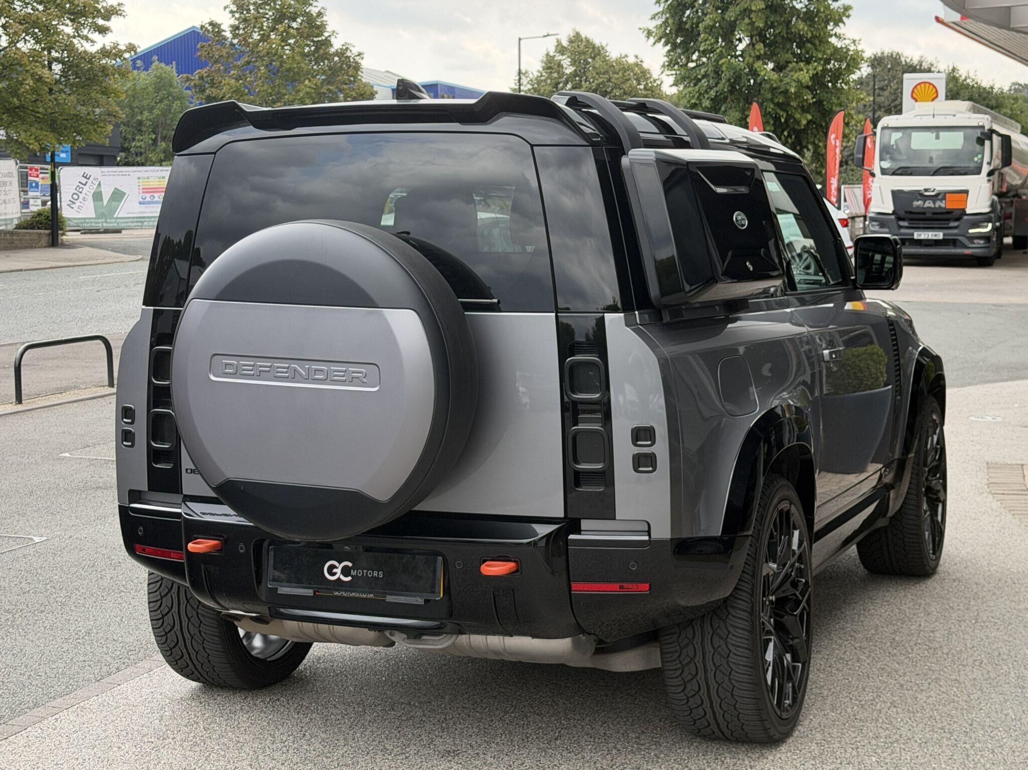 Land Rover Defender 90 Defender 90 Gallery Image