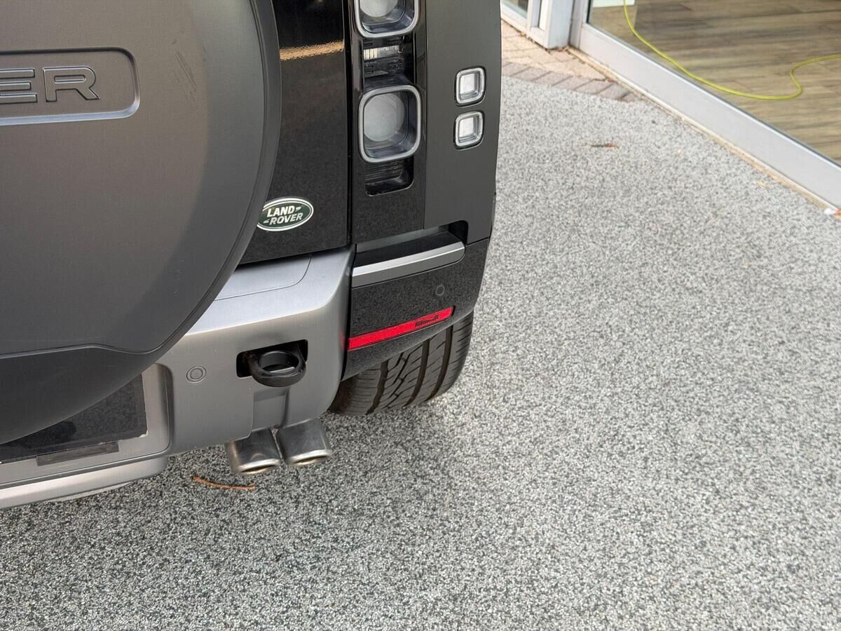 Land Rover Defender 110 Defender 110 Gallery Image