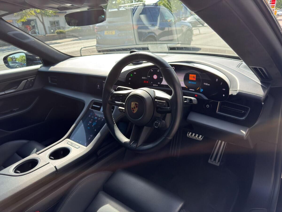 Porsche Taycan Taycan Gallery Image