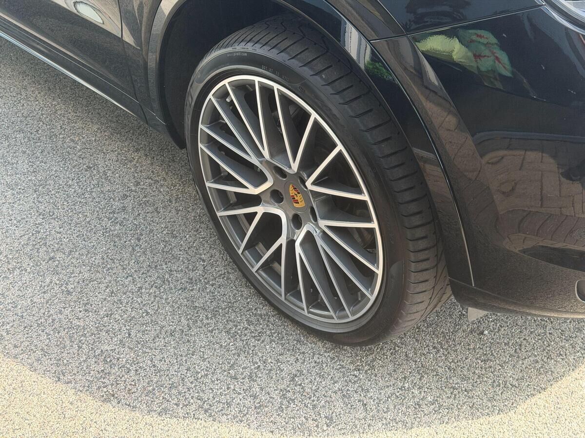 Porsche Cayenne Cayenne Gallery Image