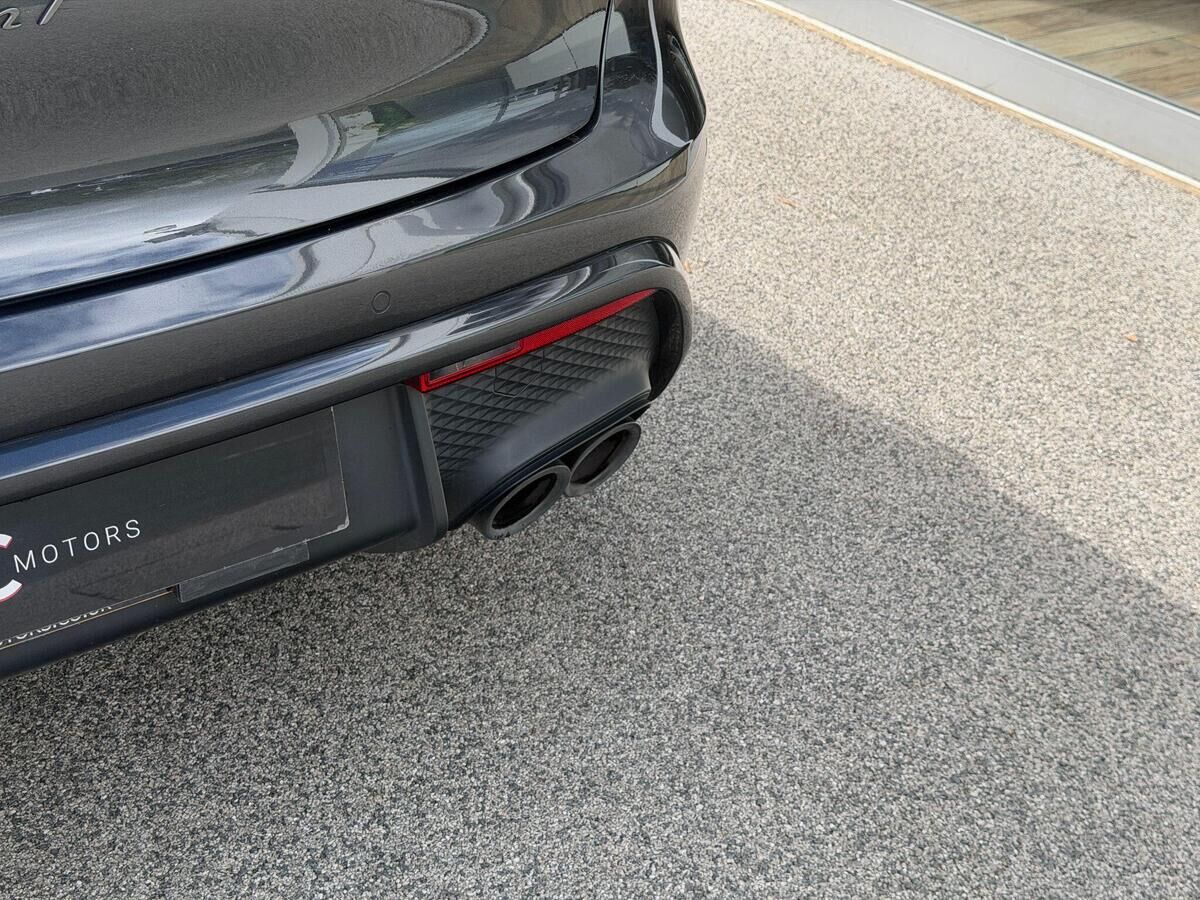Porsche Macan Macan Gallery Image