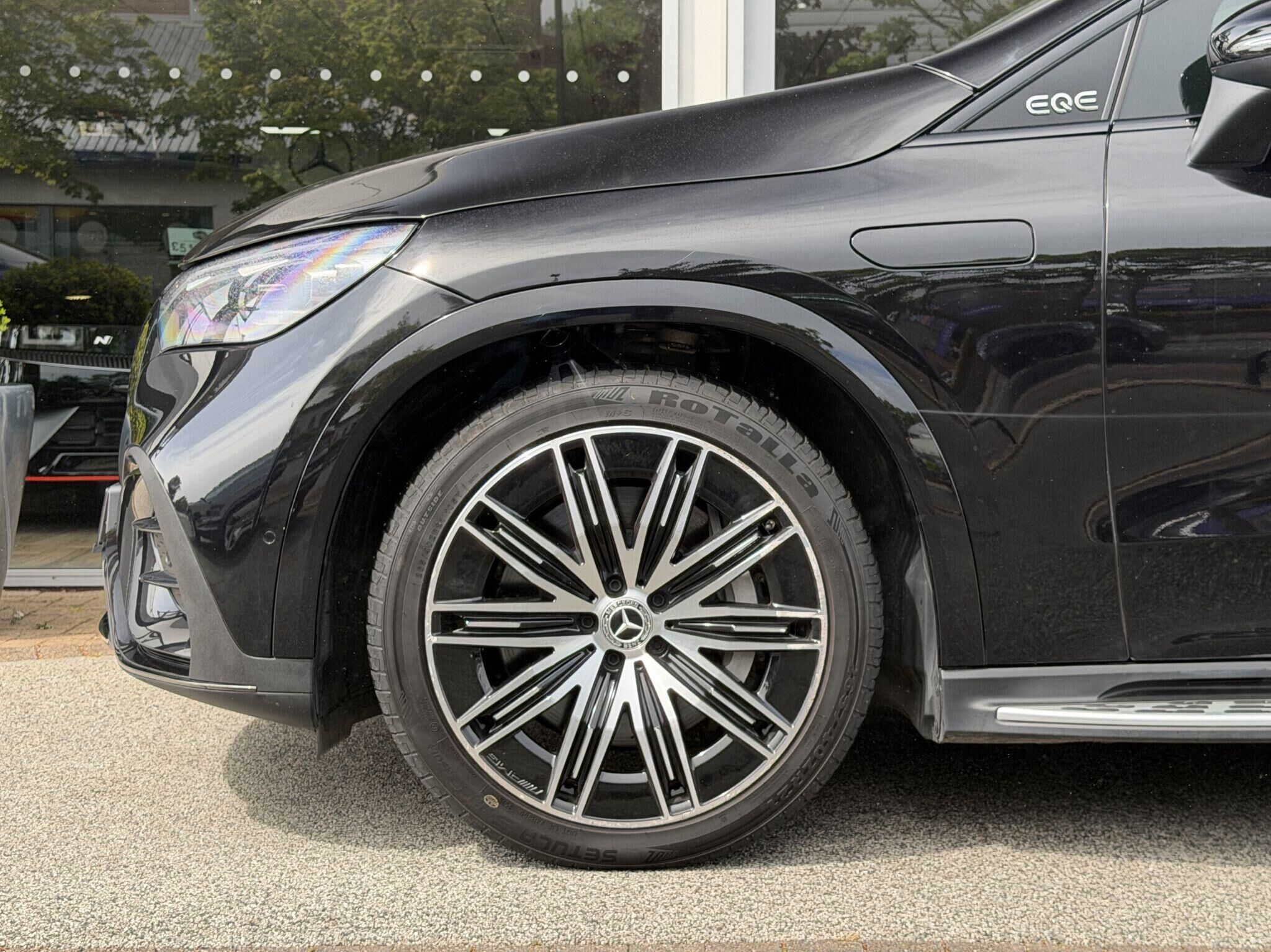 Mercedes-Benz EQE EQE Gallery Image