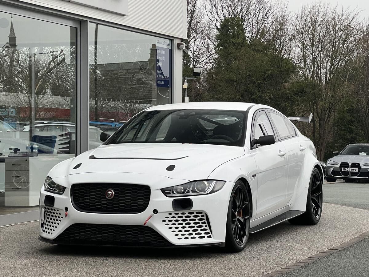 Jaguar XE Jaguar XE