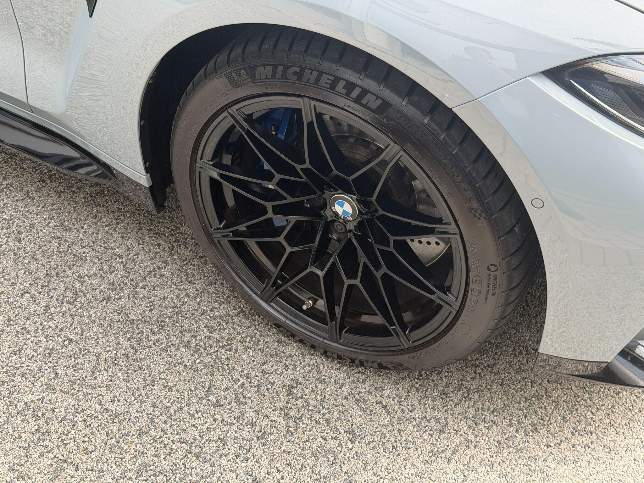 BMW M4 M4 Gallery Image