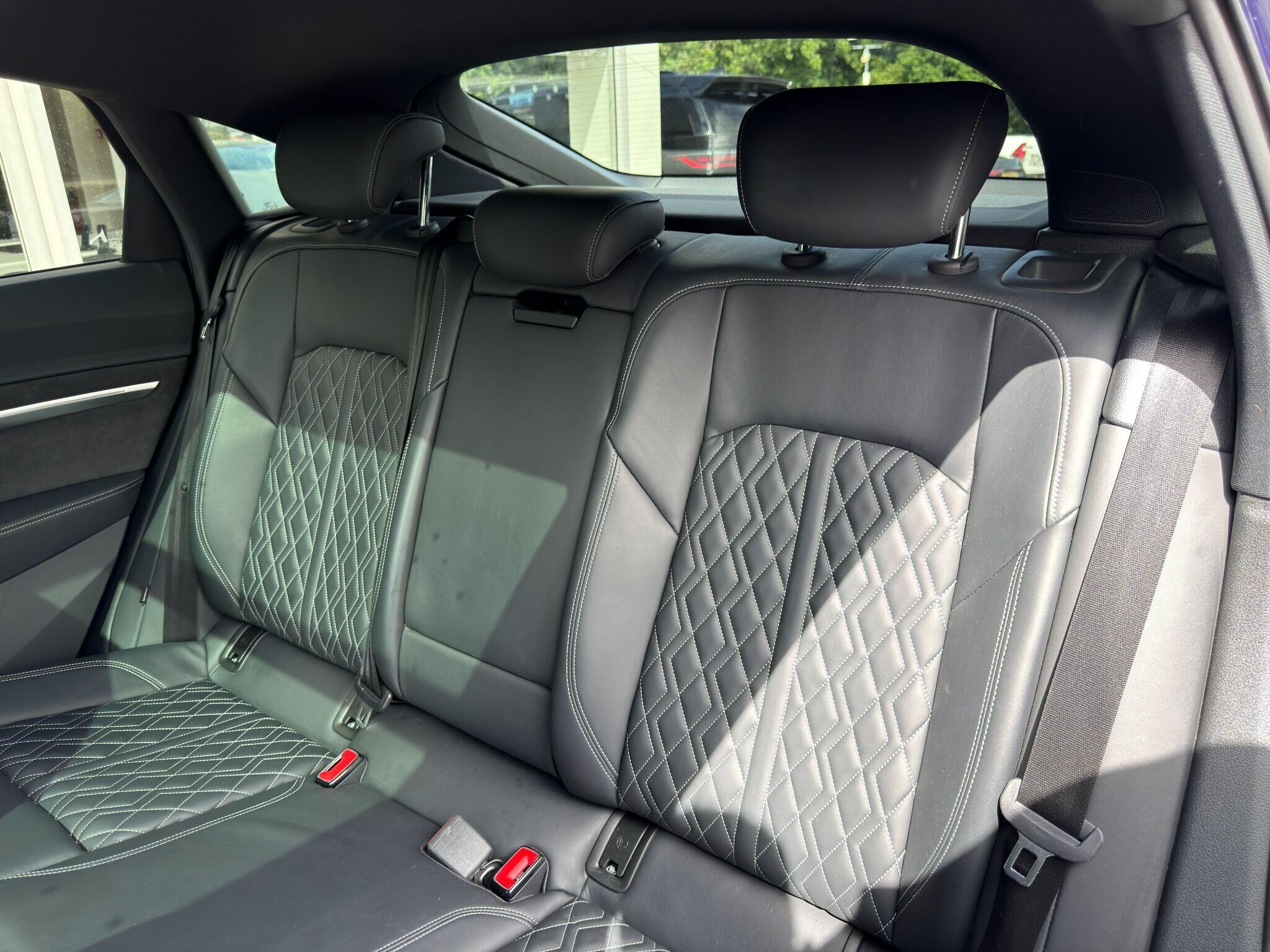 Audi e-tron e-tron Gallery Image