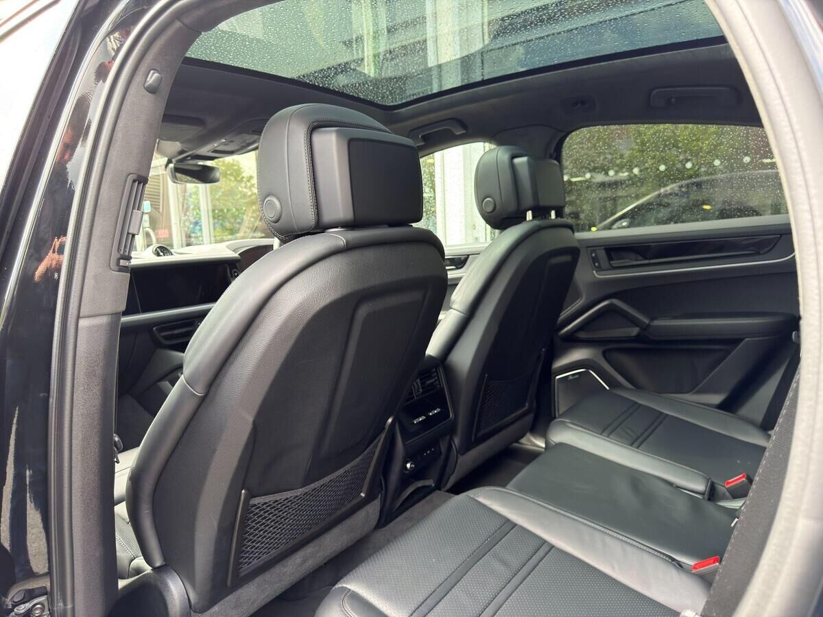 Porsche Cayenne Cayenne Gallery Image