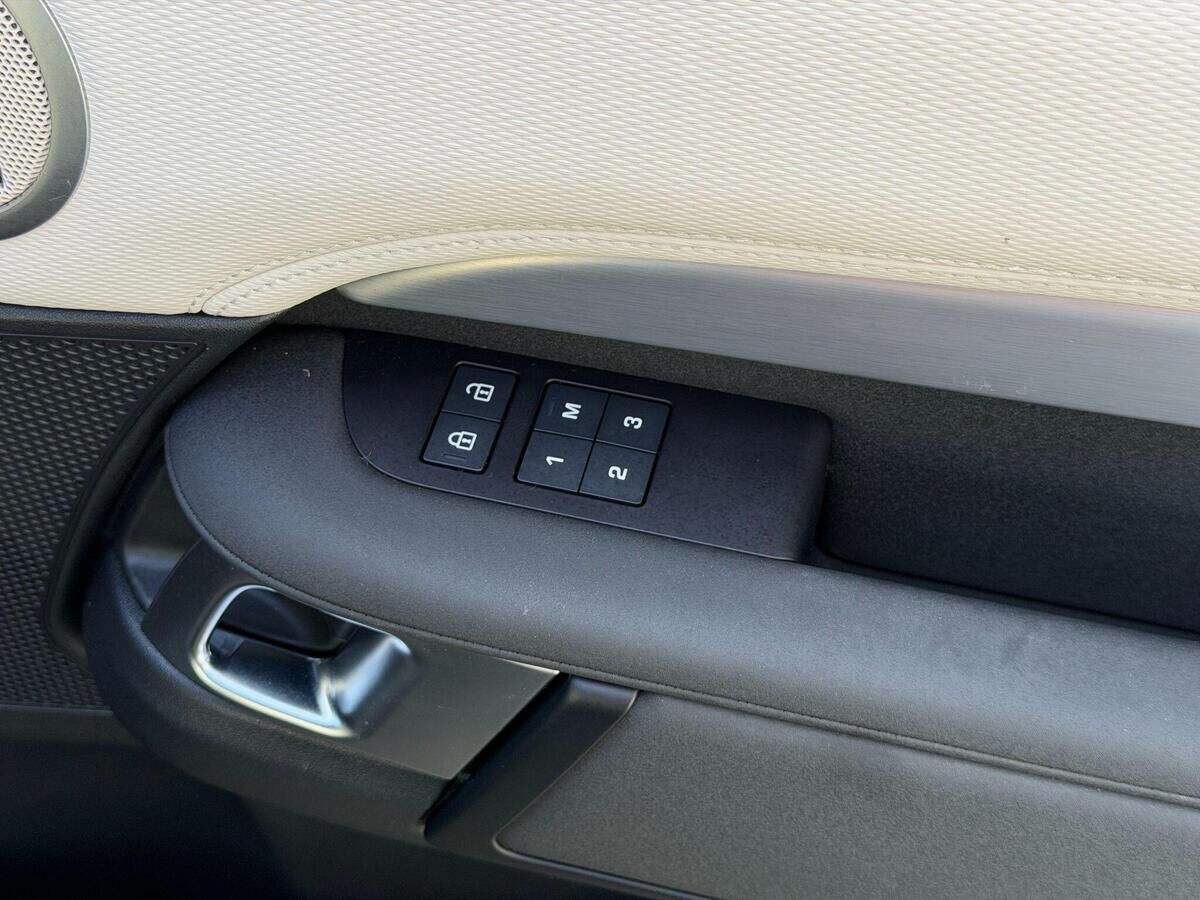 Land Rover Discovery Discovery Gallery Image