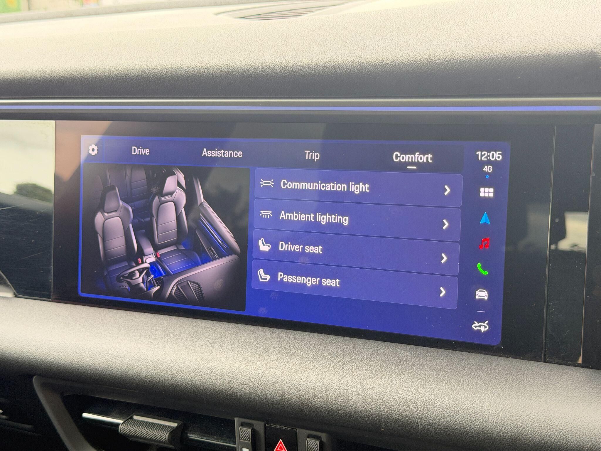 Porsche Macan Macan Gallery Image