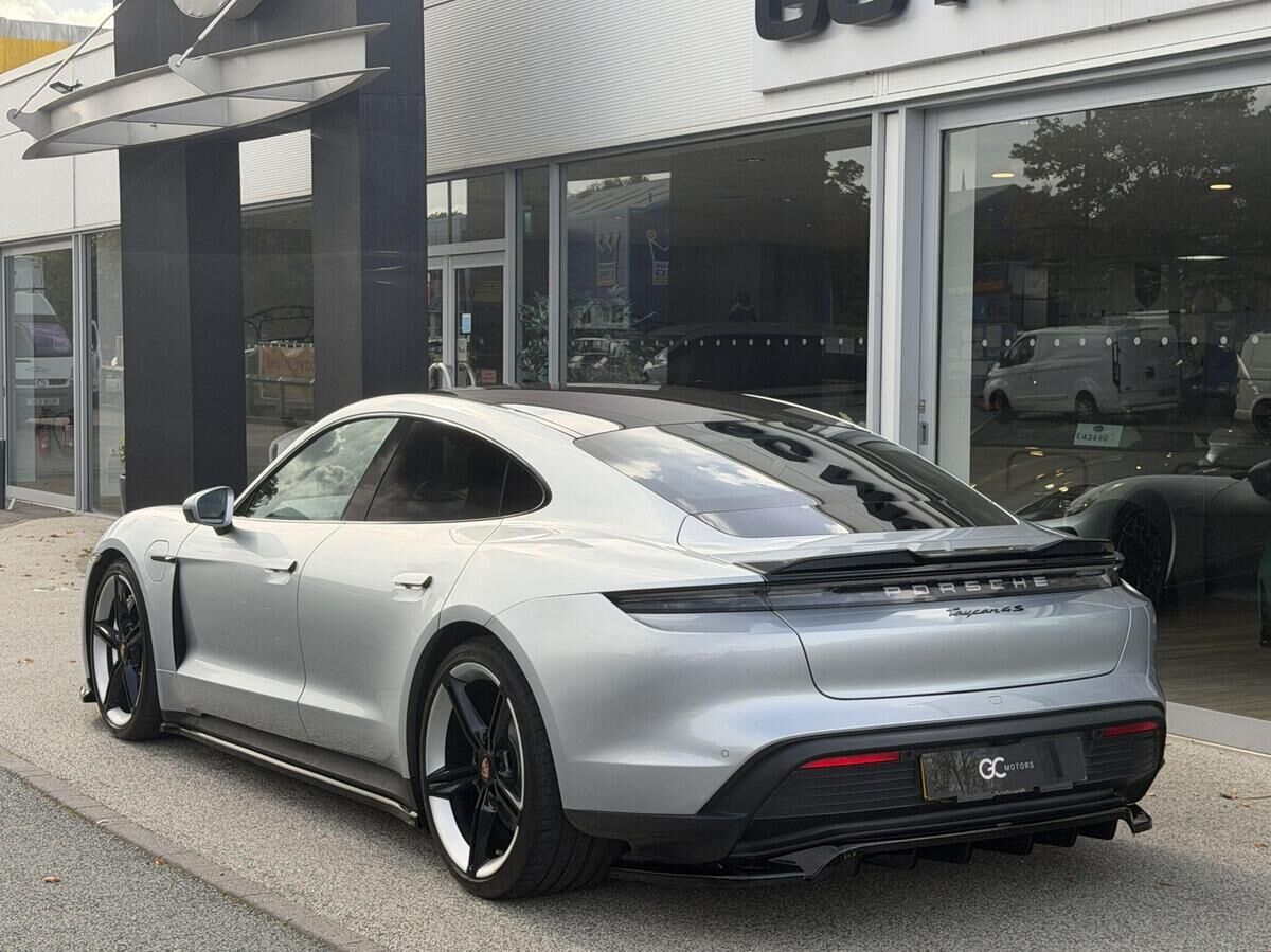 Porsche Taycan Taycan Gallery Image