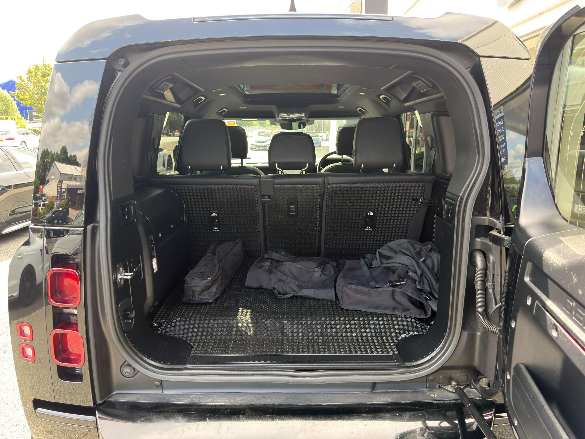 Land Rover Defender 110 Defender 110 Gallery Image