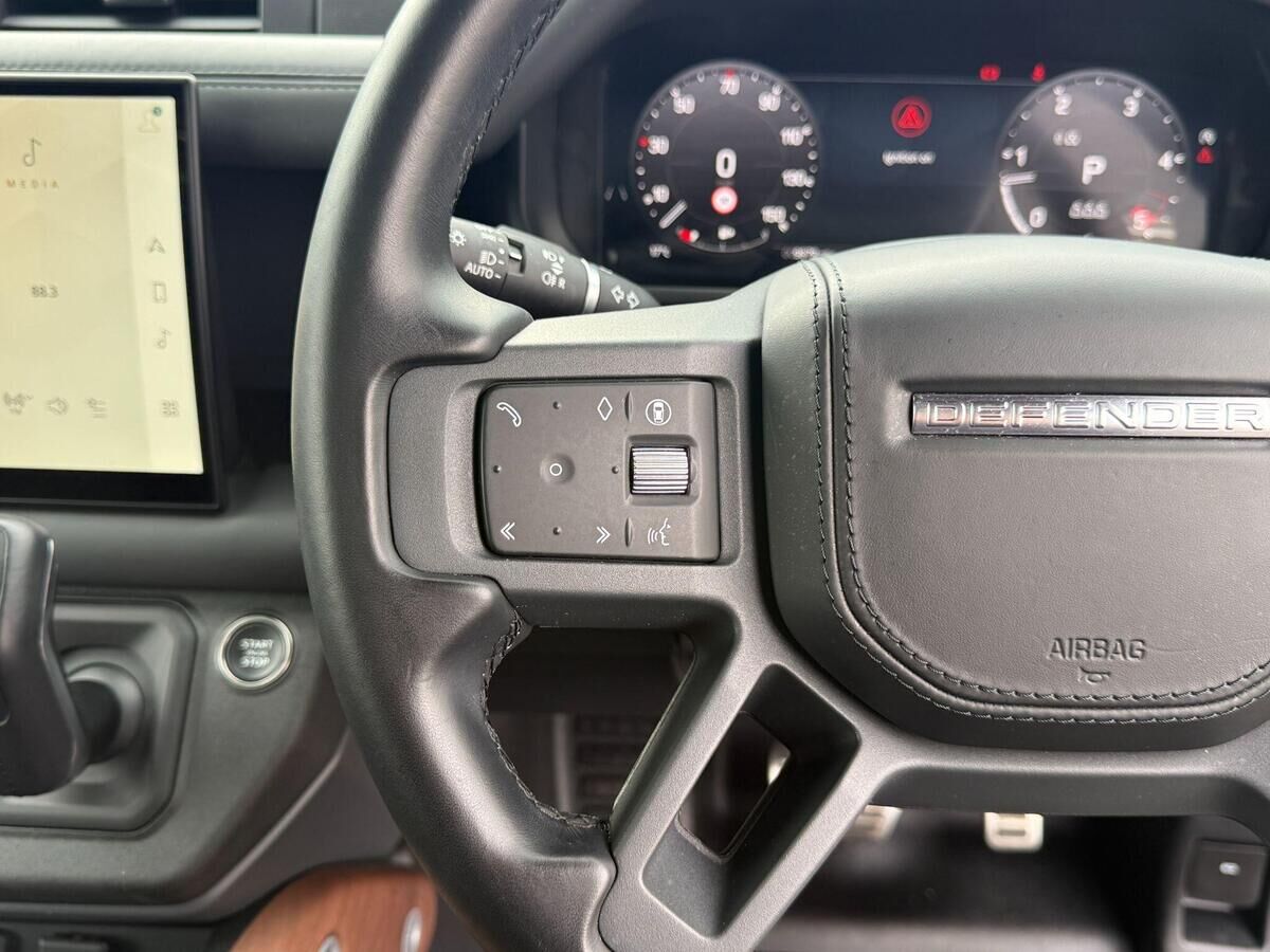 Land Rover Defender 90 Defender 90 Gallery Image