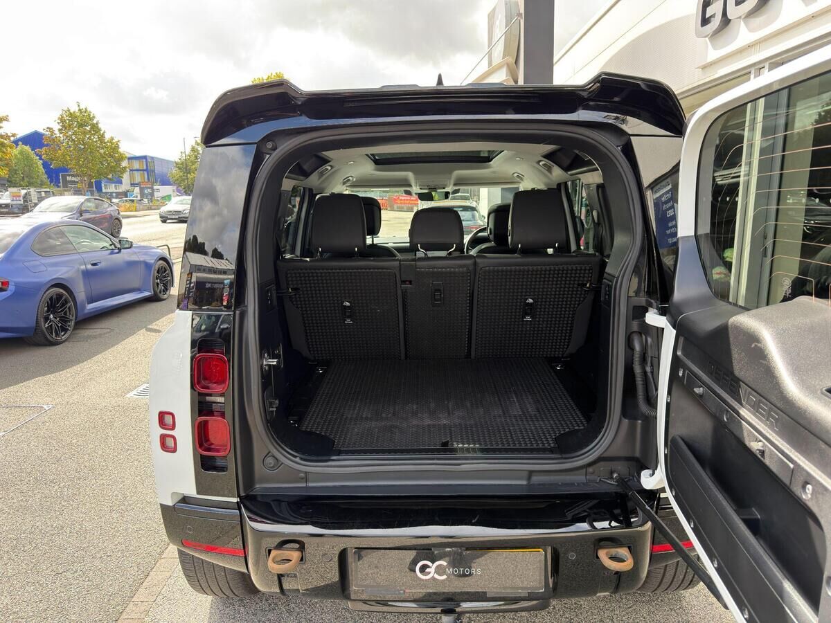 Land Rover Defender 110 Defender 110 Gallery Image