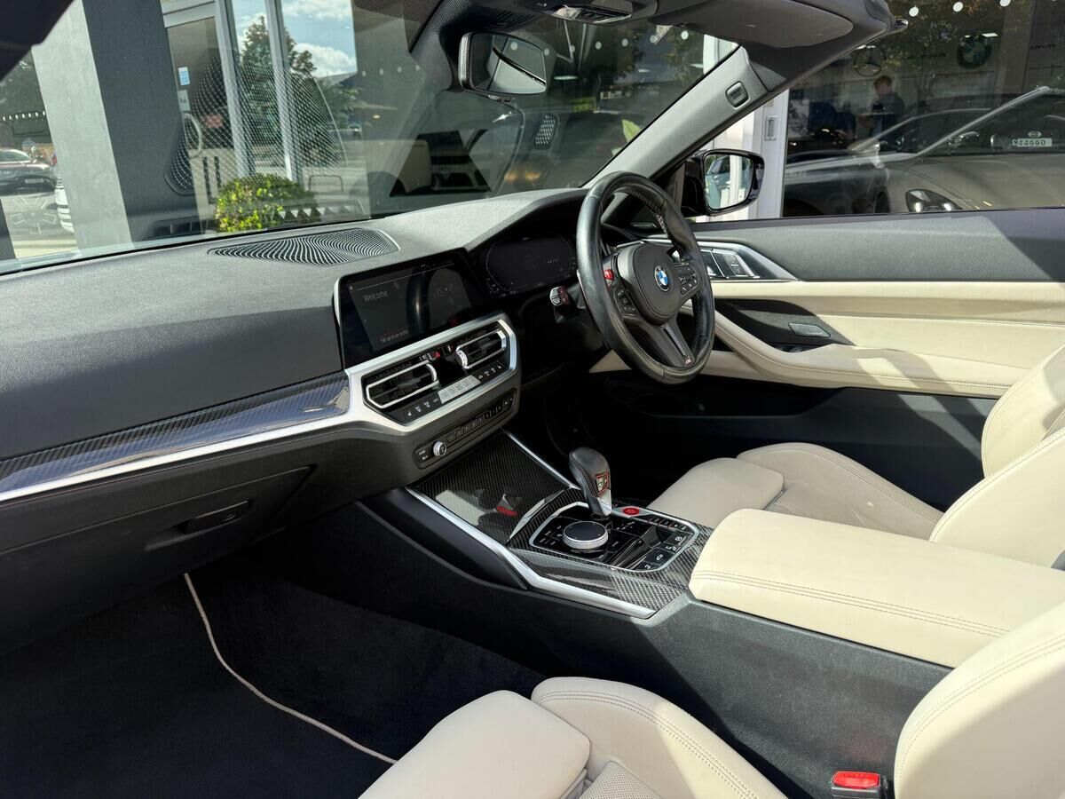 BMW M4 M4 Gallery Image