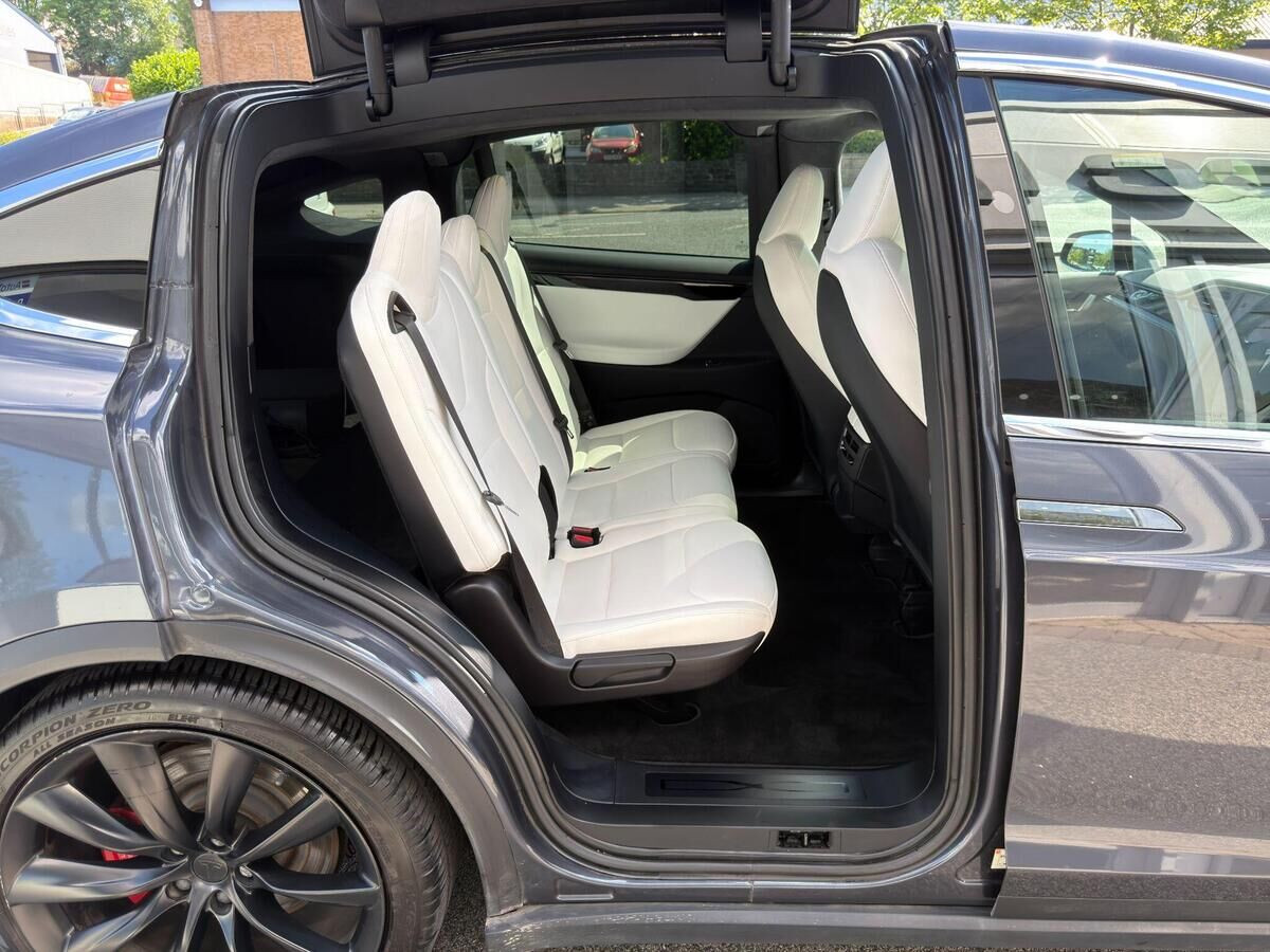 Tesla Model X Model X Gallery Image