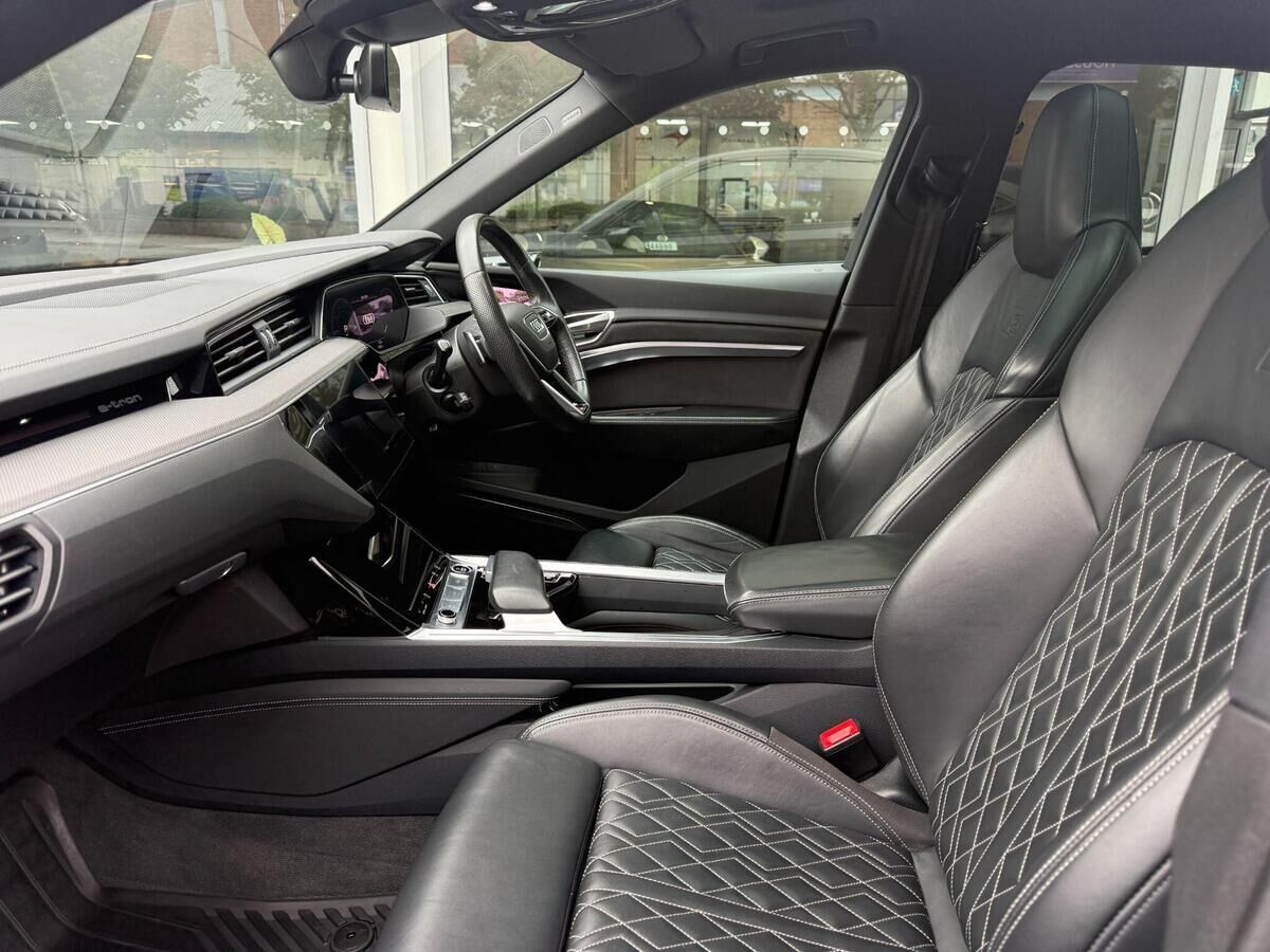 Audi Q8 e-tron Q8 e-tron Gallery Image