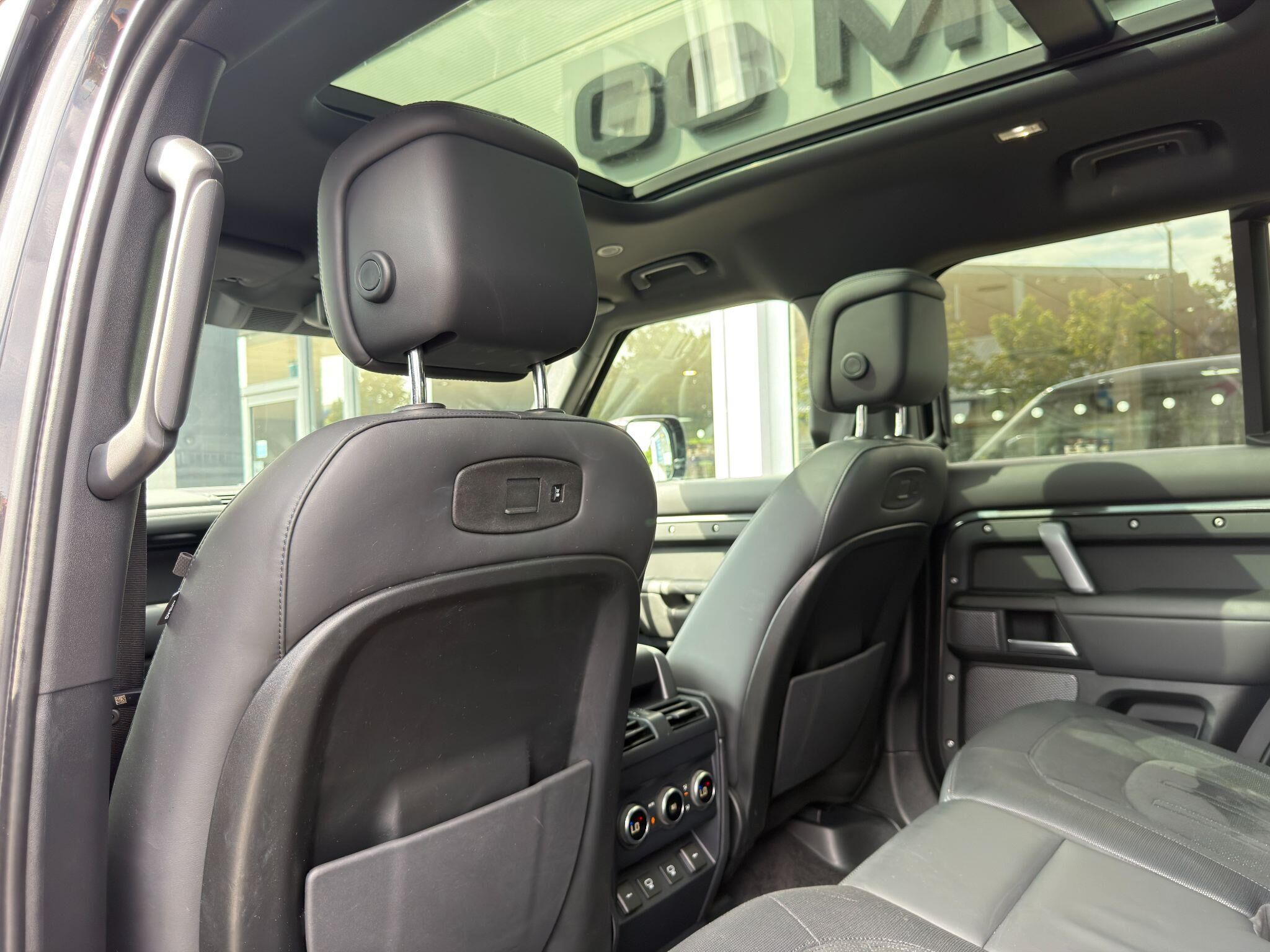 Land Rover Defender 110 Defender 110 Gallery Image