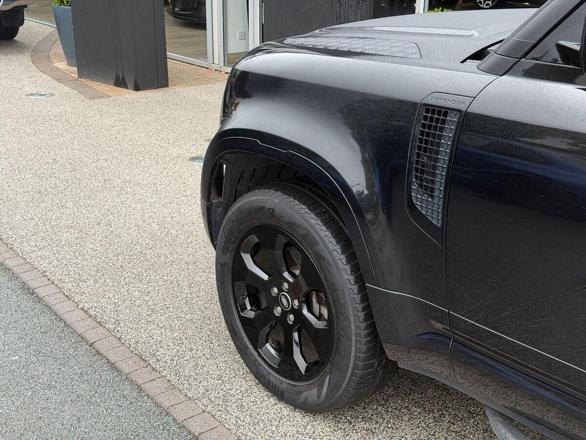 Land Rover Defender 110 Defender 110 Gallery Image