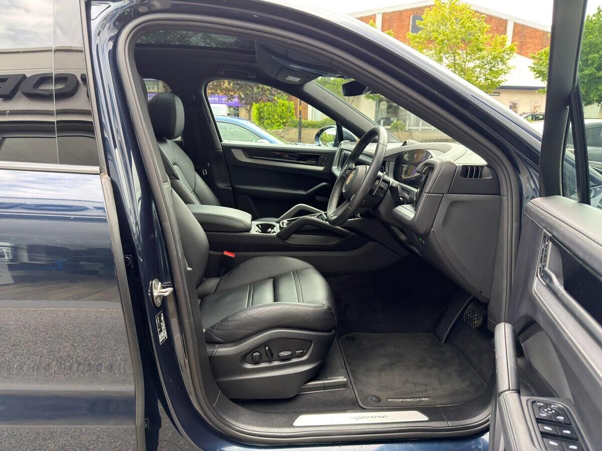Porsche Cayenne Cayenne Gallery Image