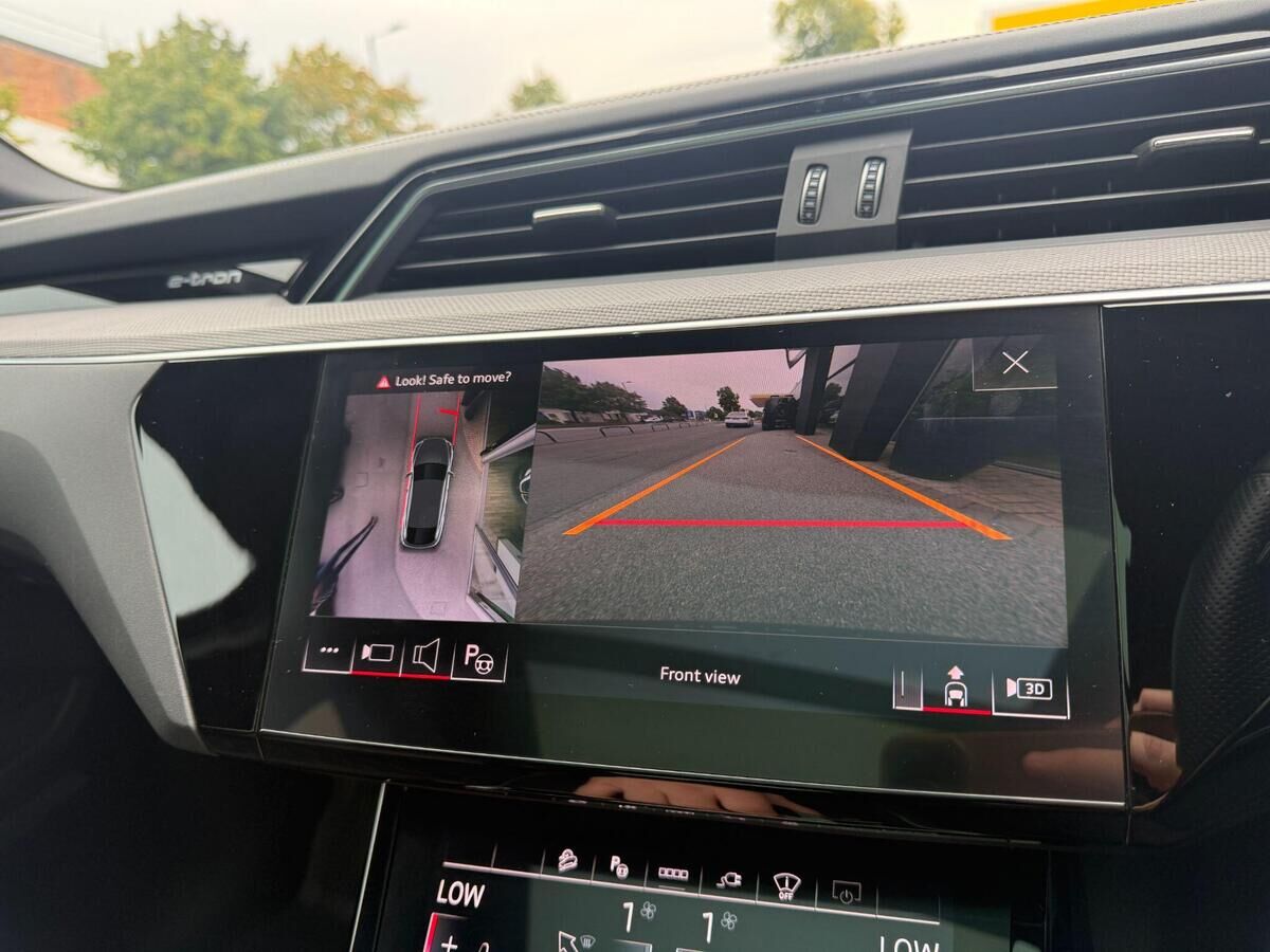 Audi Q8 e-tron Q8 e-tron Gallery Image