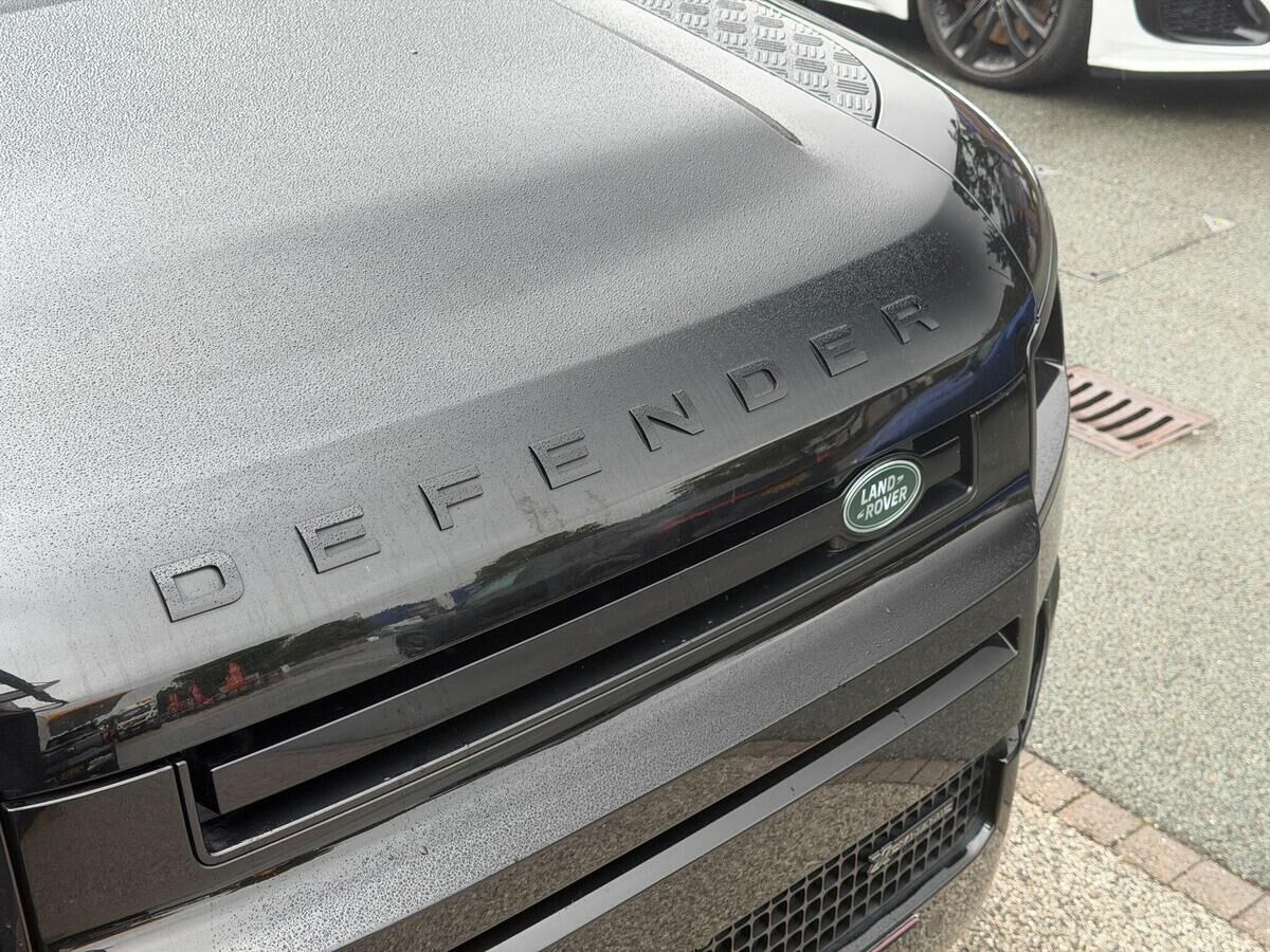Land Rover Defender 110 Defender 110 Gallery Image