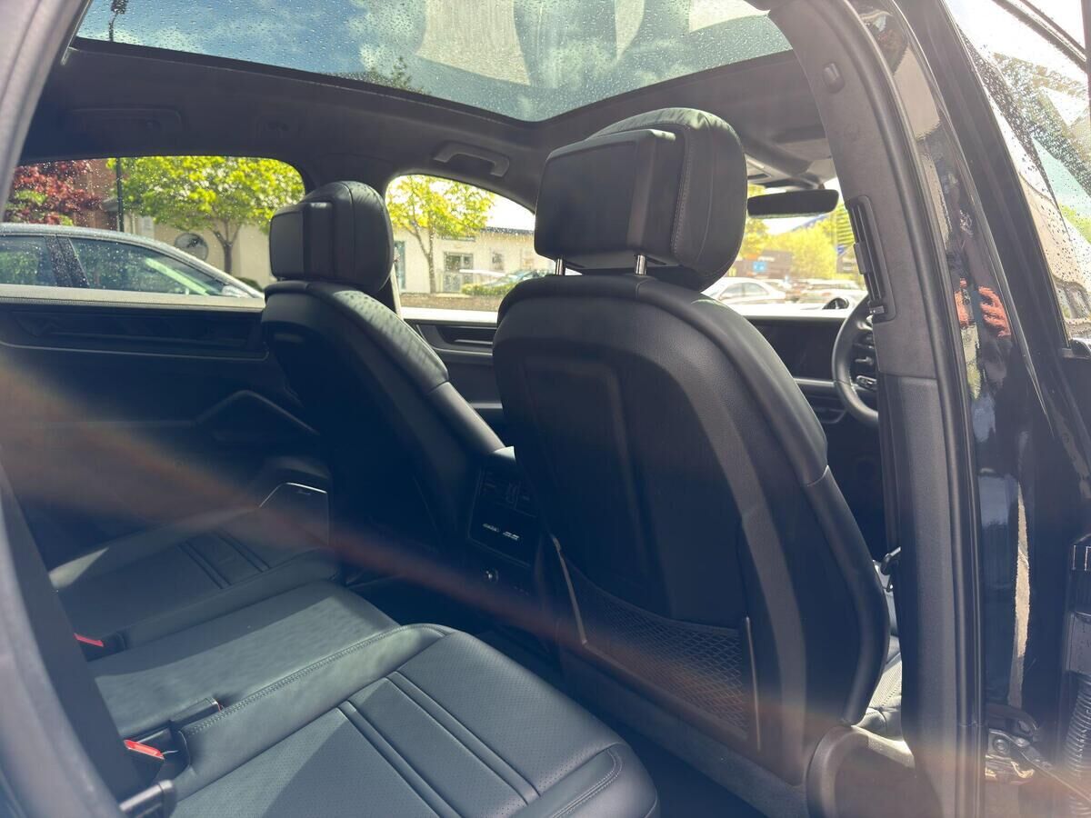 Porsche Cayenne Cayenne Gallery Image