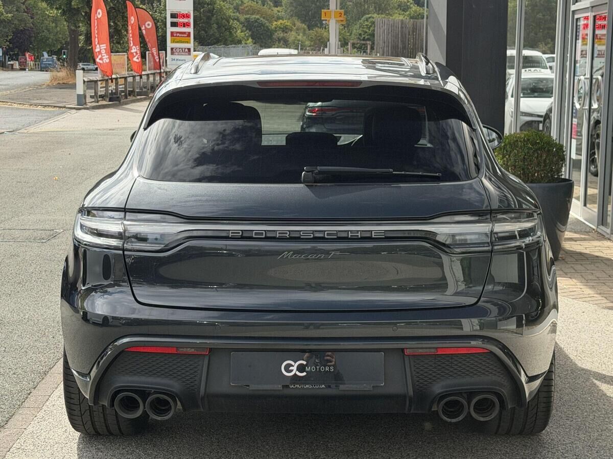 Porsche Macan Macan Gallery Image