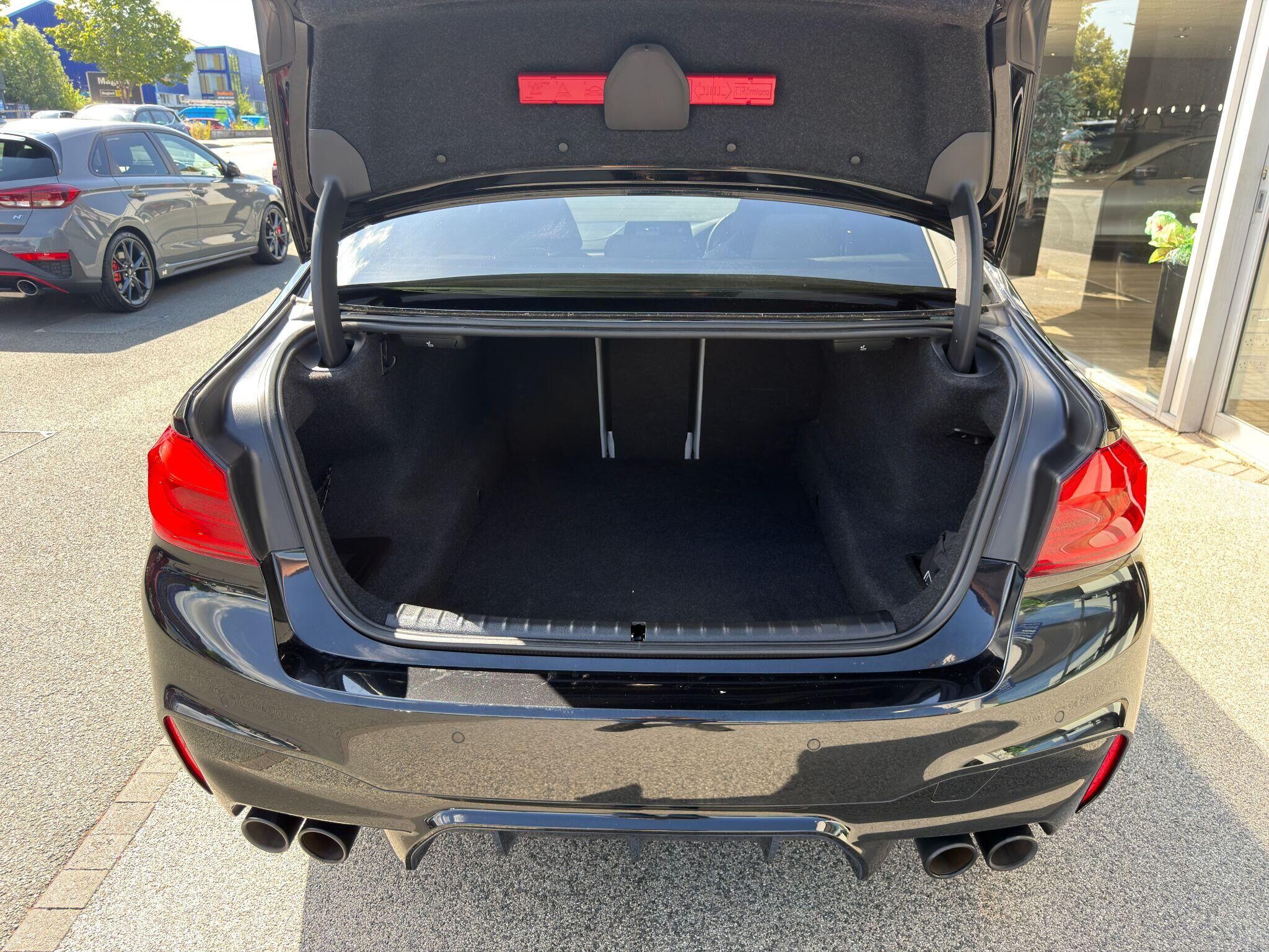 BMW M5 M5 Gallery Image