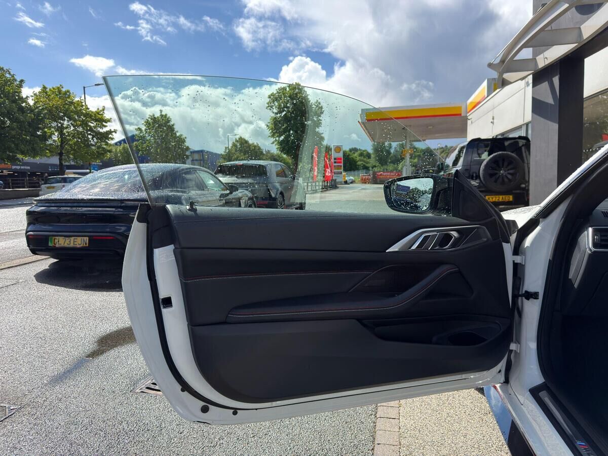 BMW M4 M4 Gallery Image