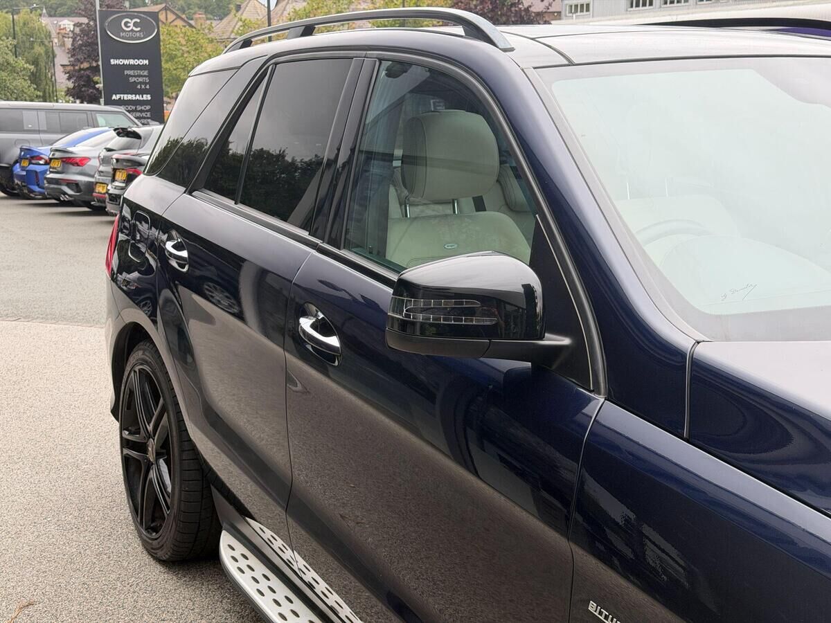 Mercedes-Benz GLE GLE Gallery Image