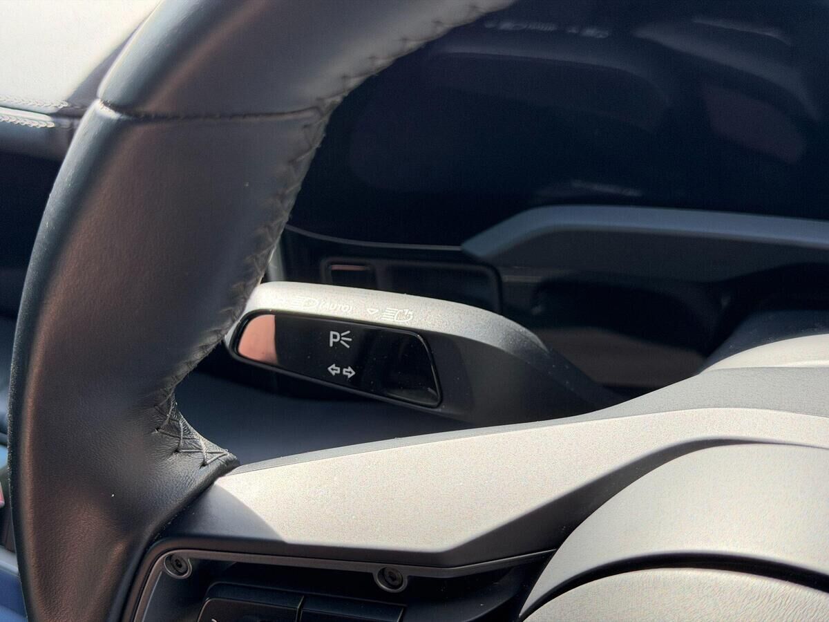 Porsche Taycan Taycan Gallery Image