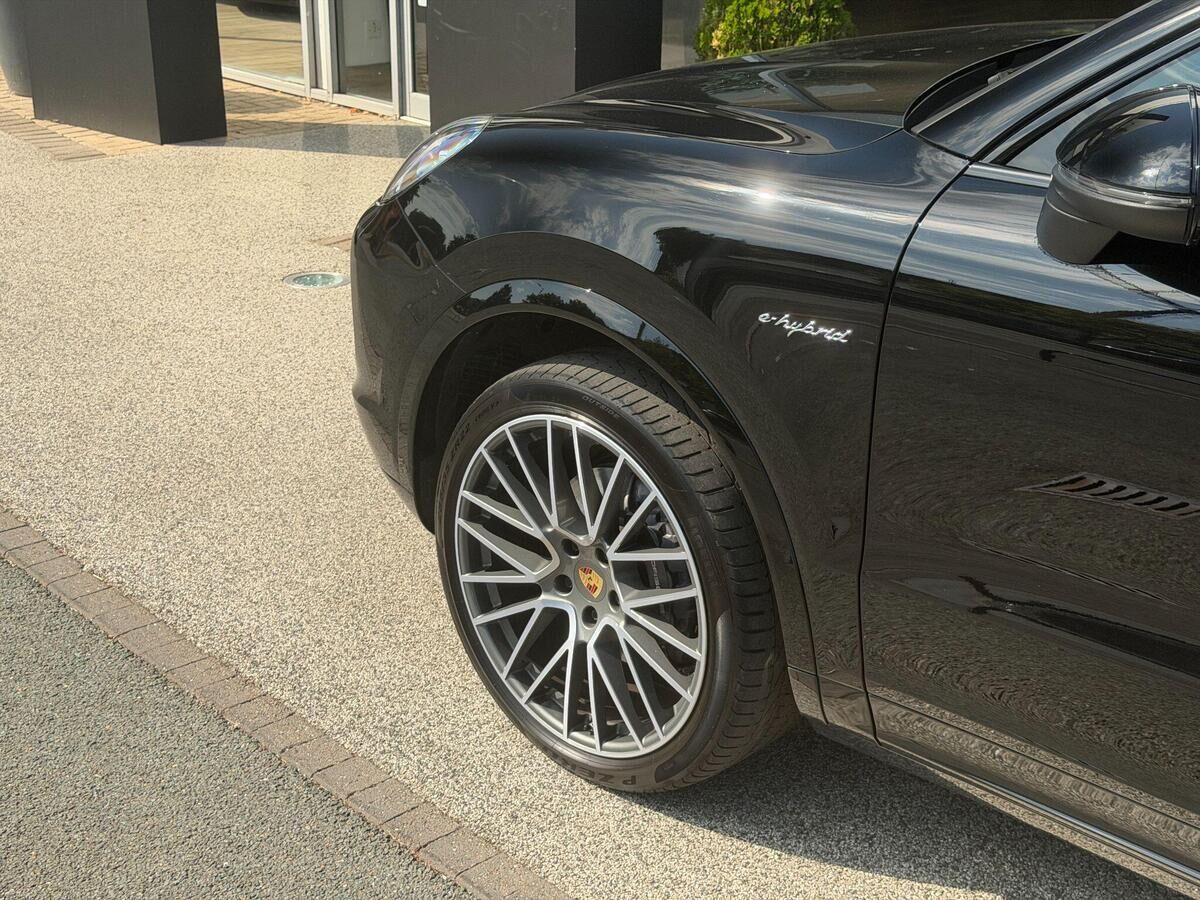 Porsche Cayenne Cayenne Gallery Image