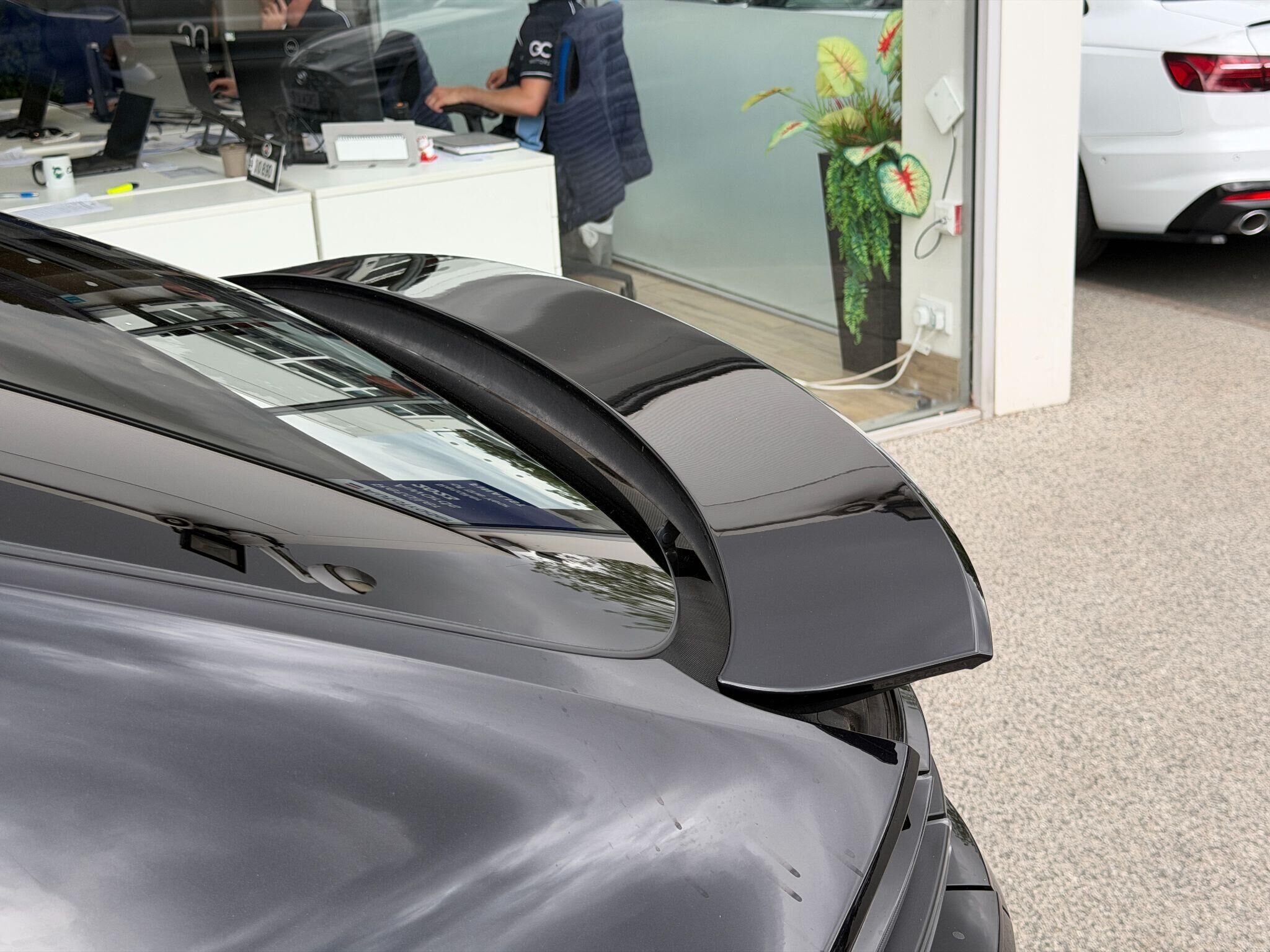 Porsche Macan Macan Gallery Image