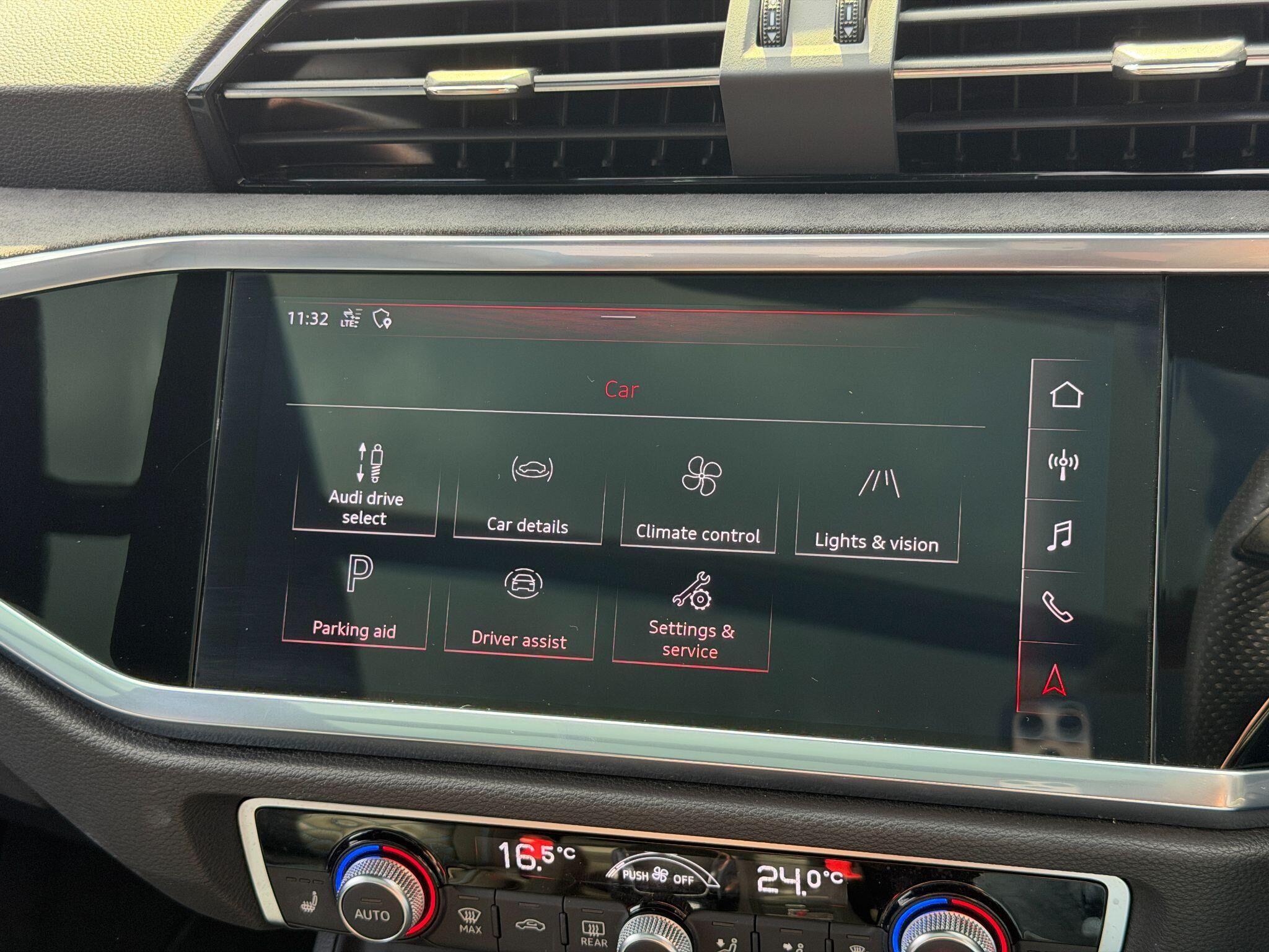 Audi RS Q3 RS Q3 Gallery Image