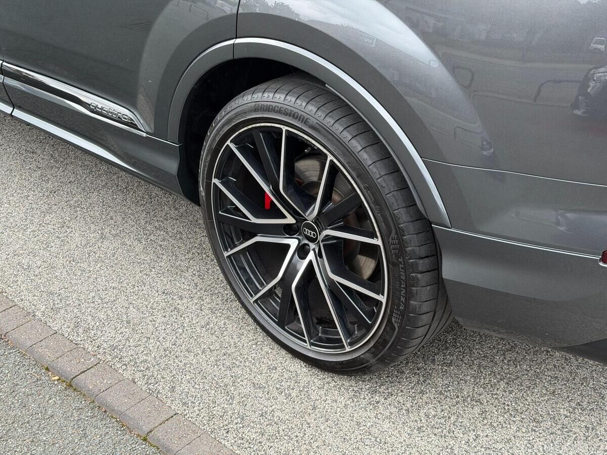 Audi SQ7 SQ7 Gallery Image