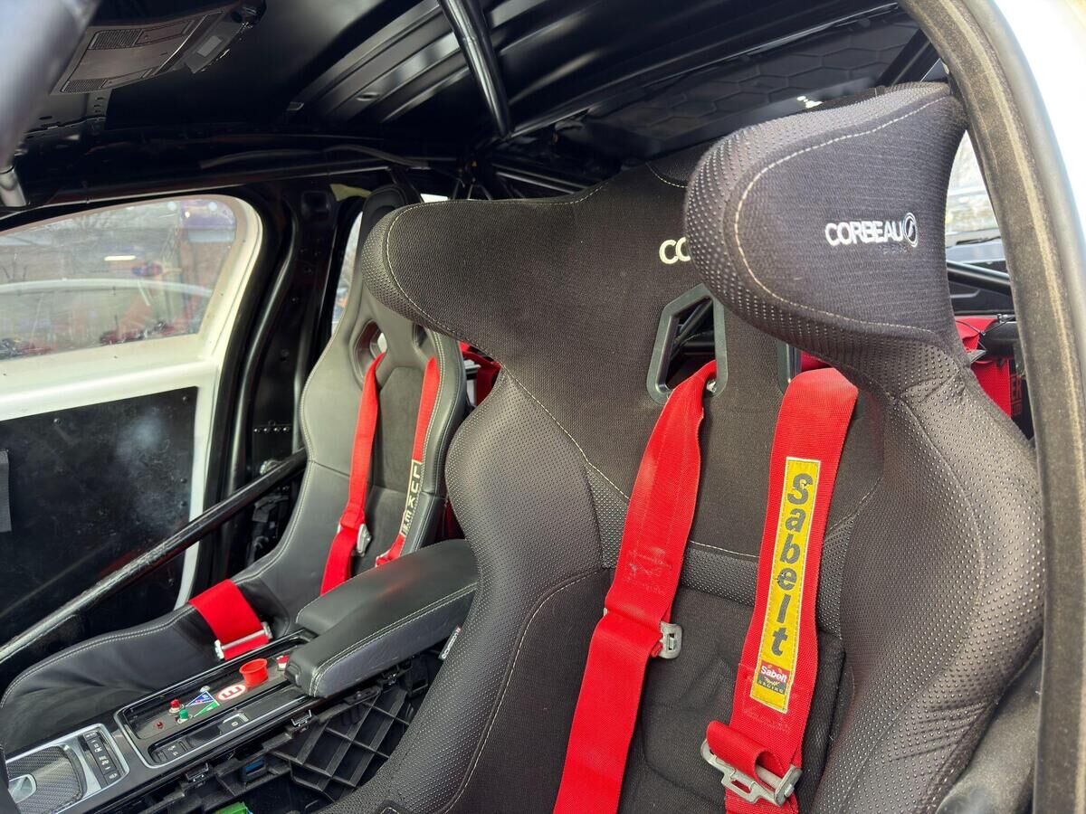 Jaguar XE XE Gallery Image