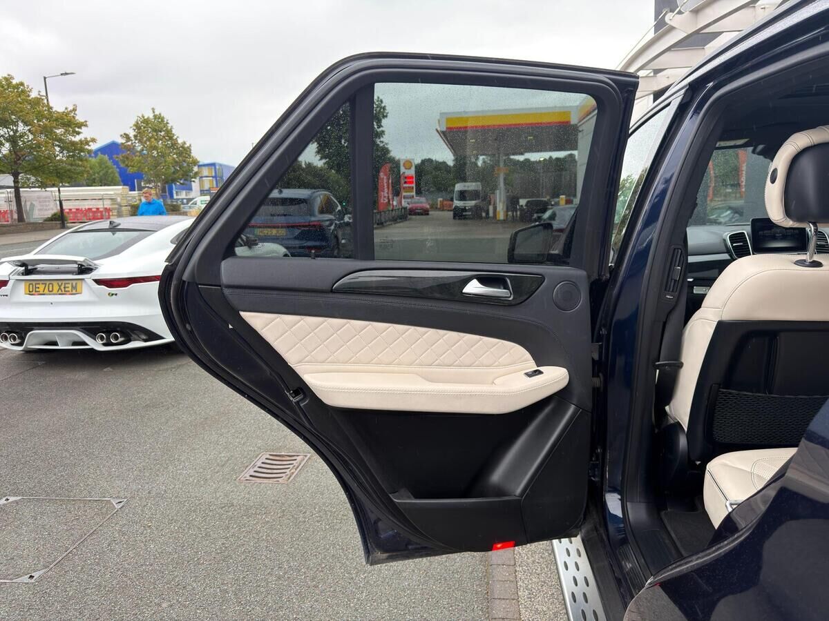 Mercedes-Benz GLE GLE Gallery Image